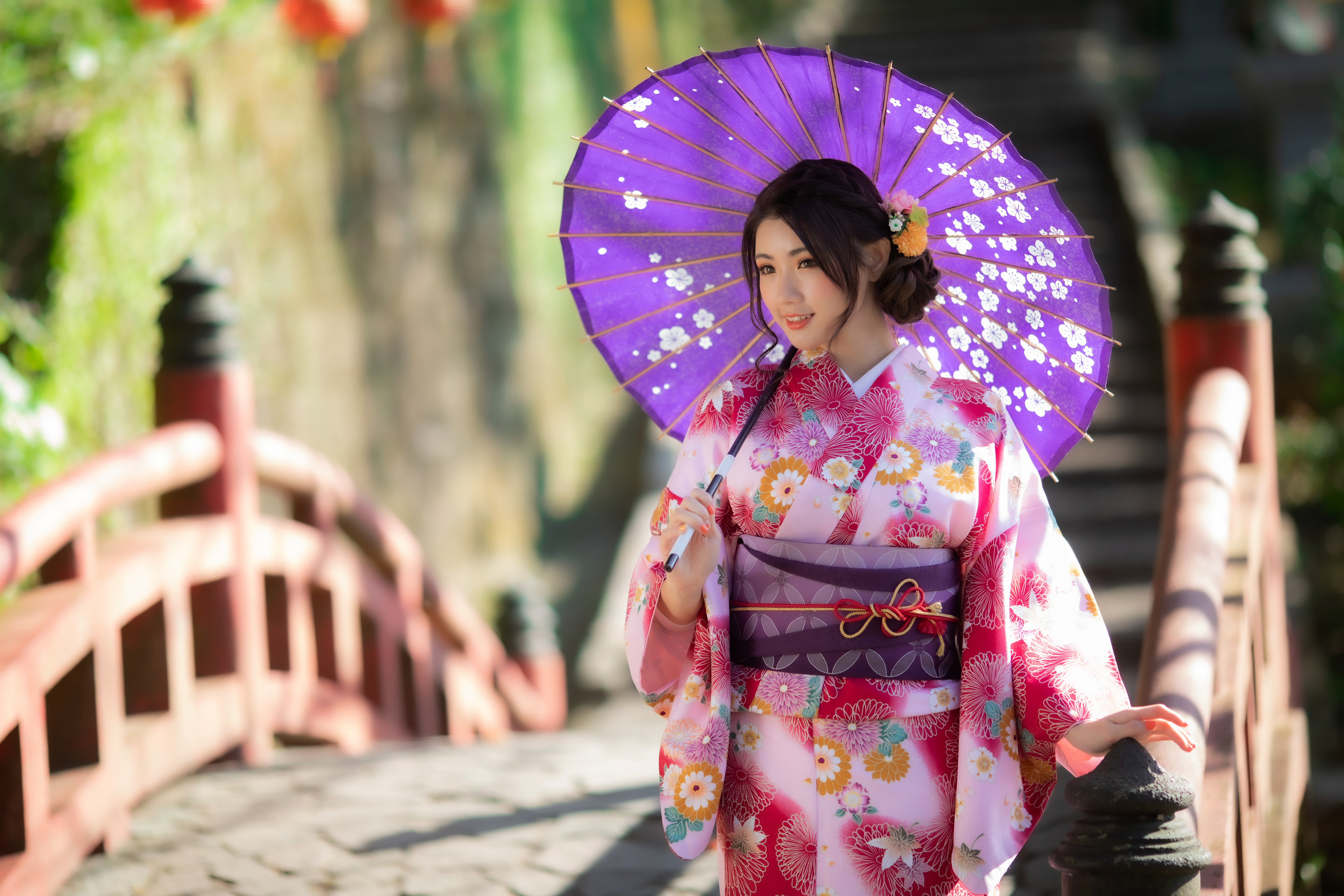 People 3840x2560 Asian model women long hair brunette bridge traditional clothing kimono umbrella depth of field railing hair ornament chingcho Ellen Chang