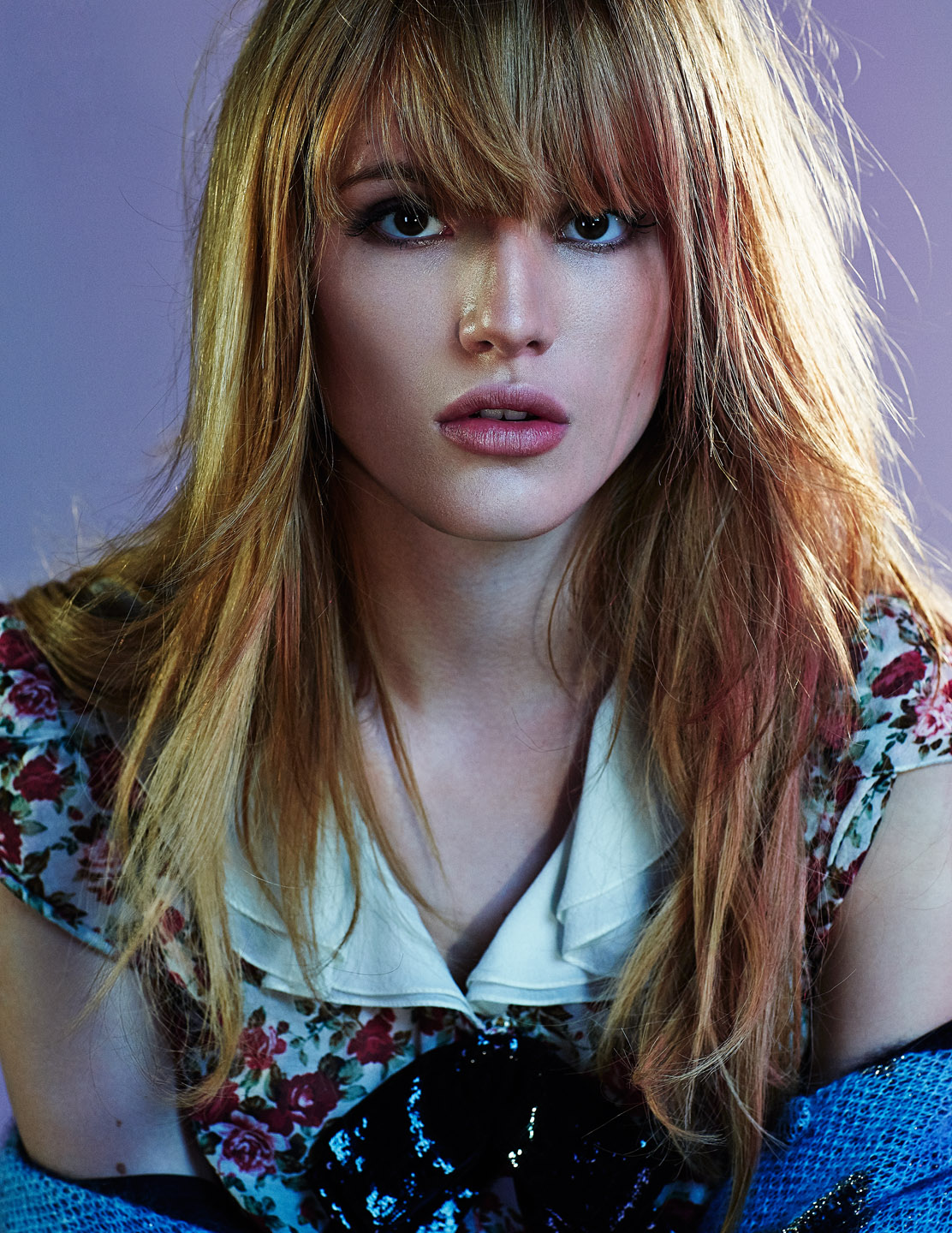 People 1112x1440 Bella Thorne women actress redhead simple background face women indoors long hair