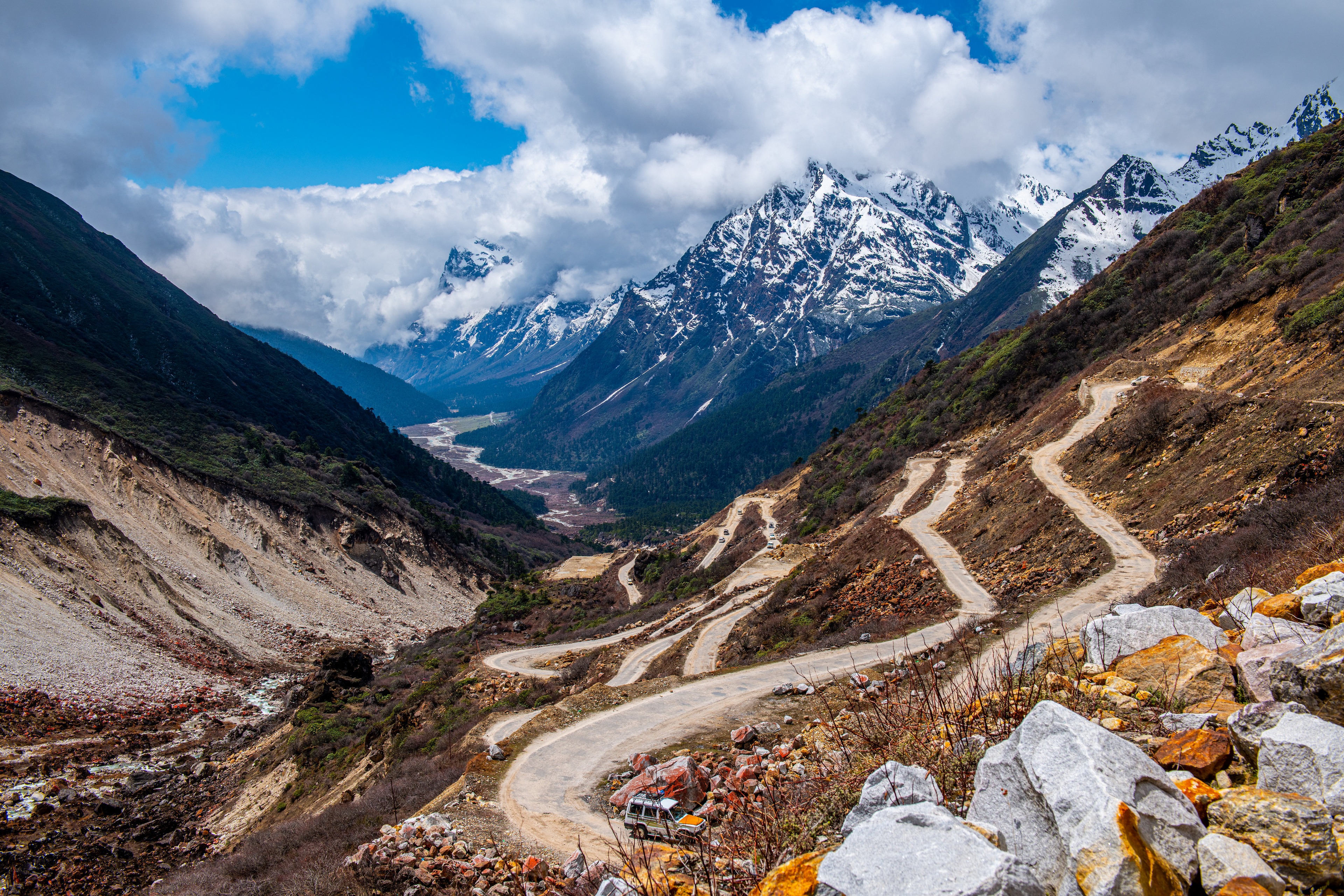 General 3840x2560 India mountains sky road clouds nature landscape stones rocks snow path hairpin turns