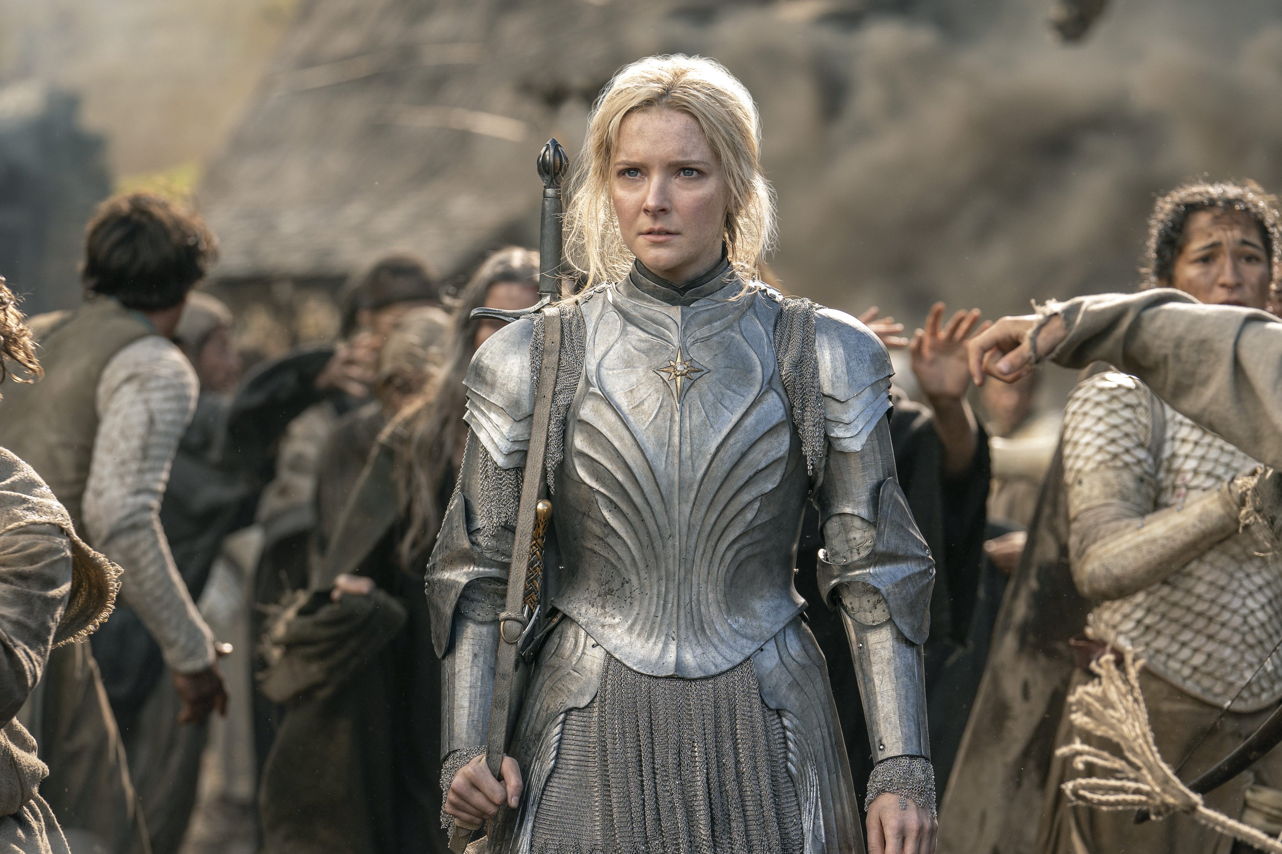 People 4096x2731 Morfydd Clark Galadriel women actress armor The Lord of the Rings sword blonde long hair group of people Swedish women war