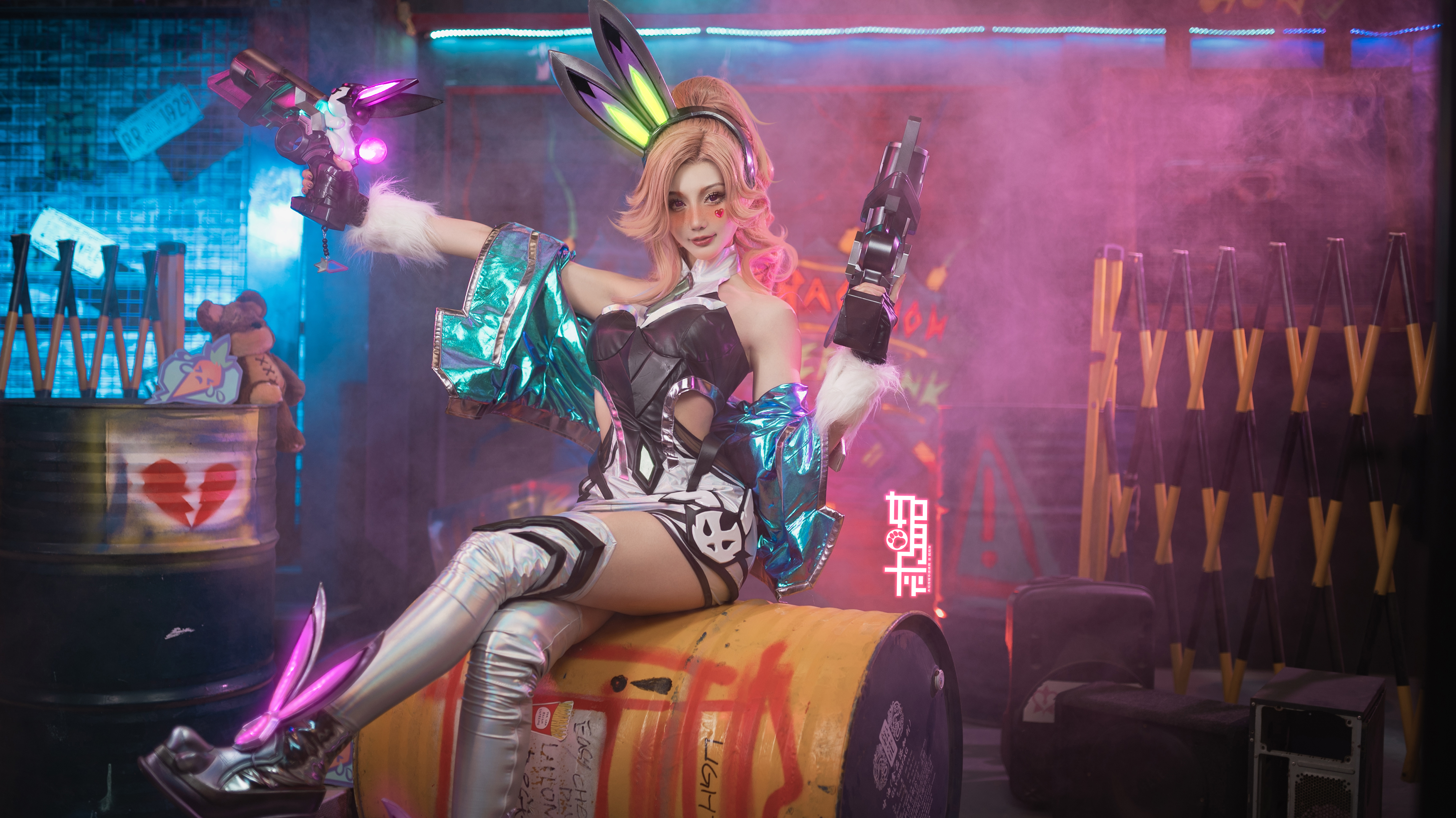 People 4528x2544 cosplay League of Legends KisaragiAsh Battle bunny (league of legends) graffiti Miss Fortune (League of Legends) Riot Games video game characters