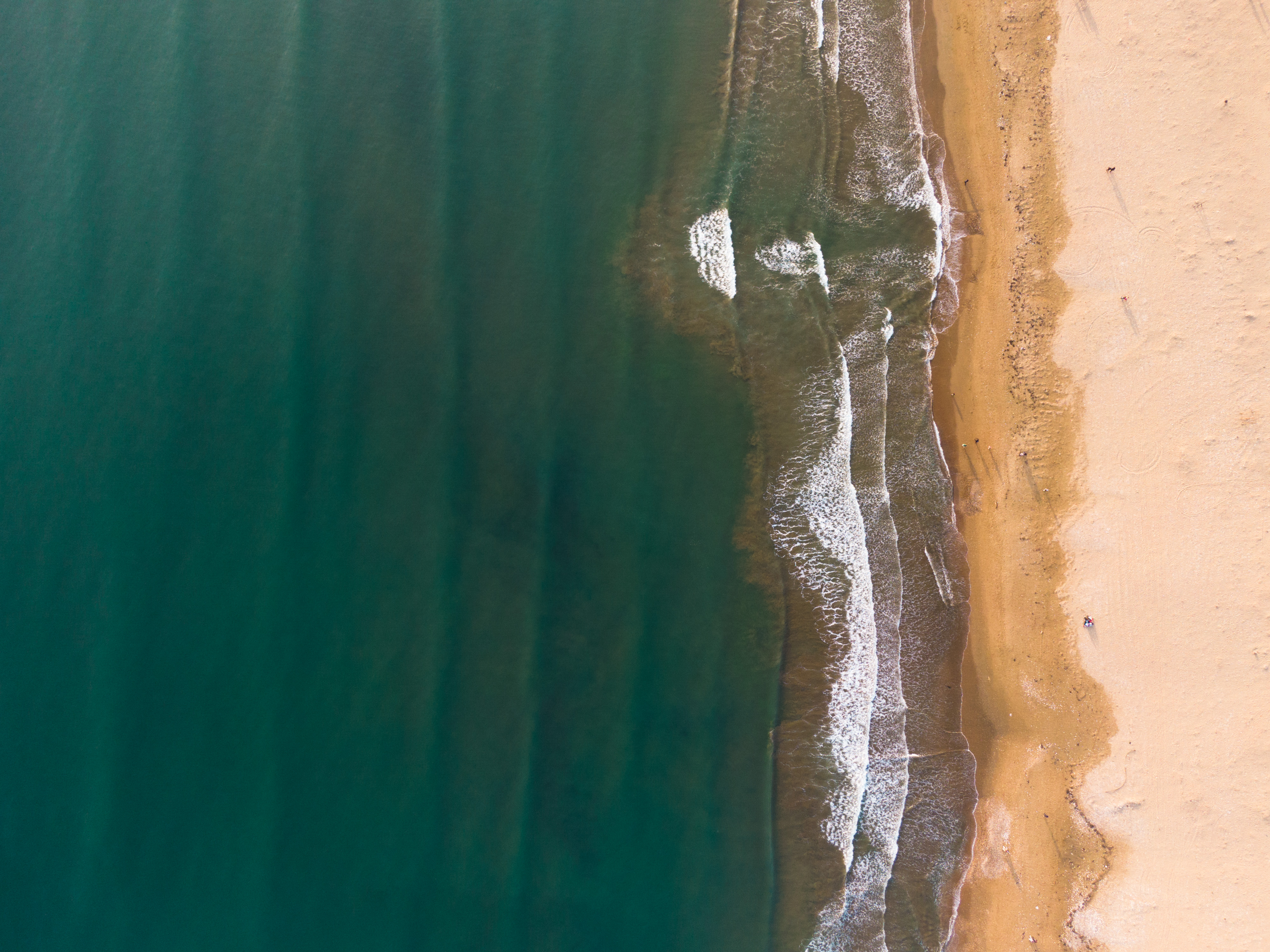 General 3992x2992 landscape drone photo seashore