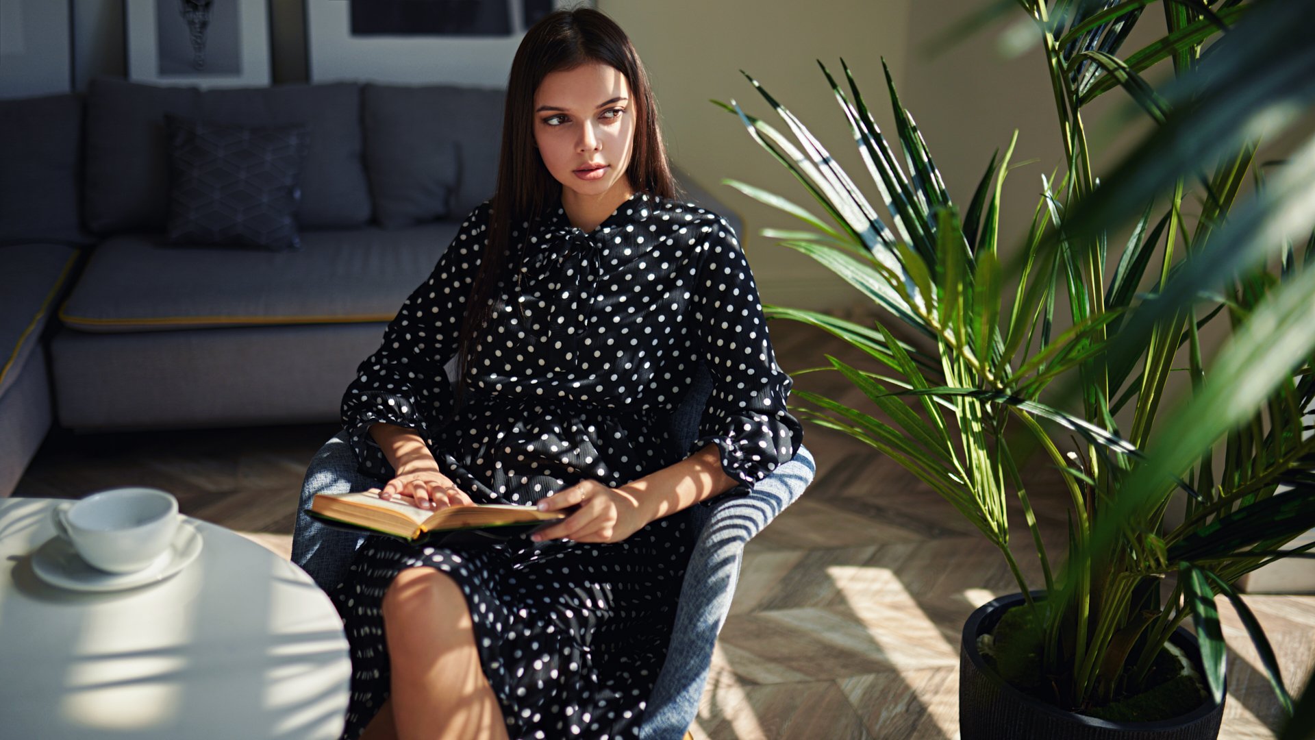 People 1920x1080 women indoors women indoors brunette brown eyes black dress polka dots sitting chair books living rooms plants couch