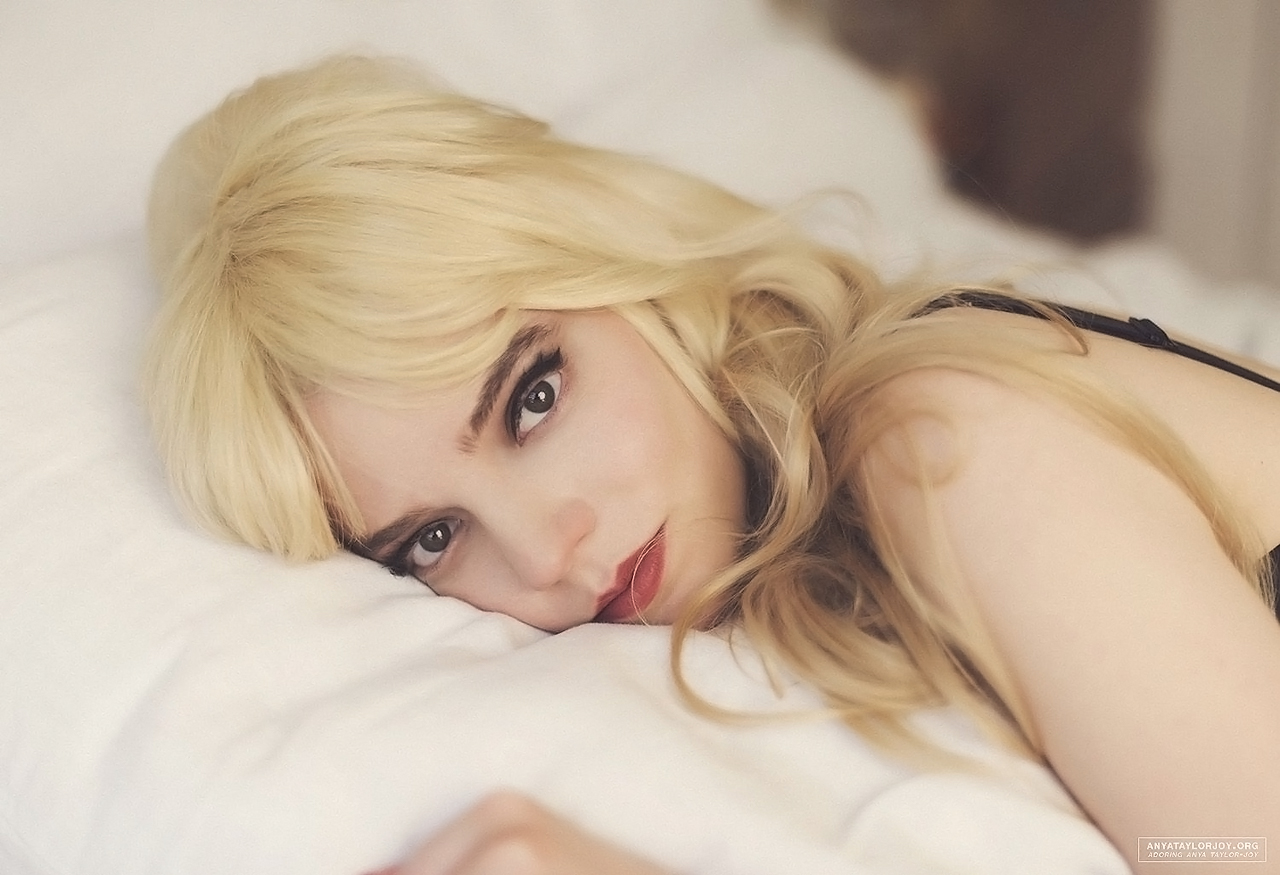 People 1280x875 Anya Taylor-Joy  women actress blonde in bed makeup lipstick