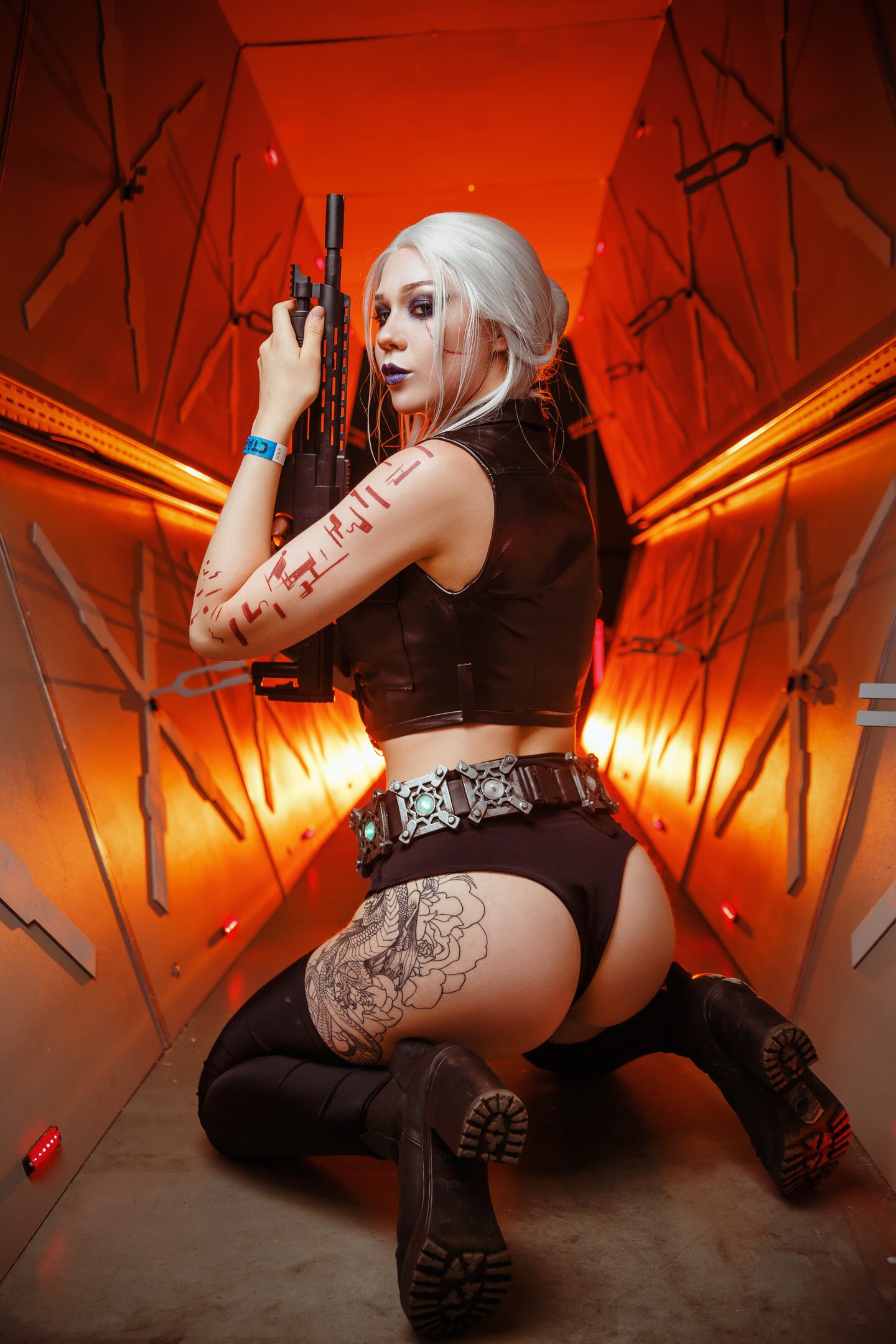 People 1440x2160 Erika Vlasova women cosplay silver hair makeup weapon assault rifle ass kneeling thigh-highs tunnel