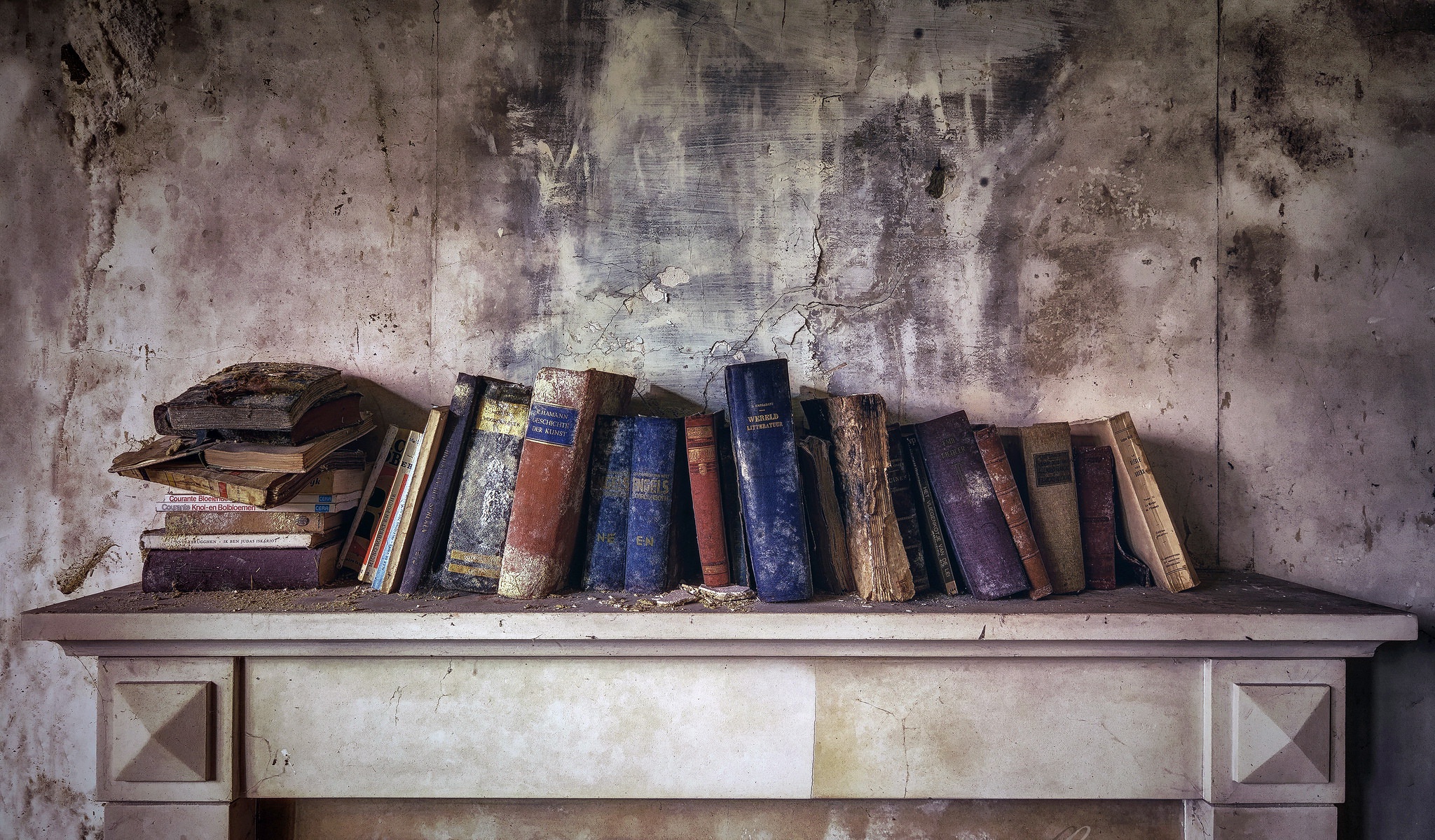 General 2048x1200 old books wall indoors