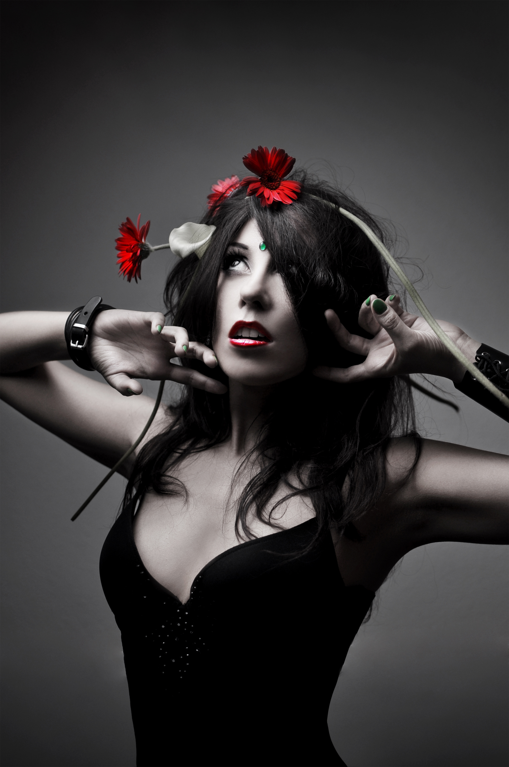 People 2000x3011 women singer Jinxy brunette long hair dark hair flowers red lipstick simple background gradient goths