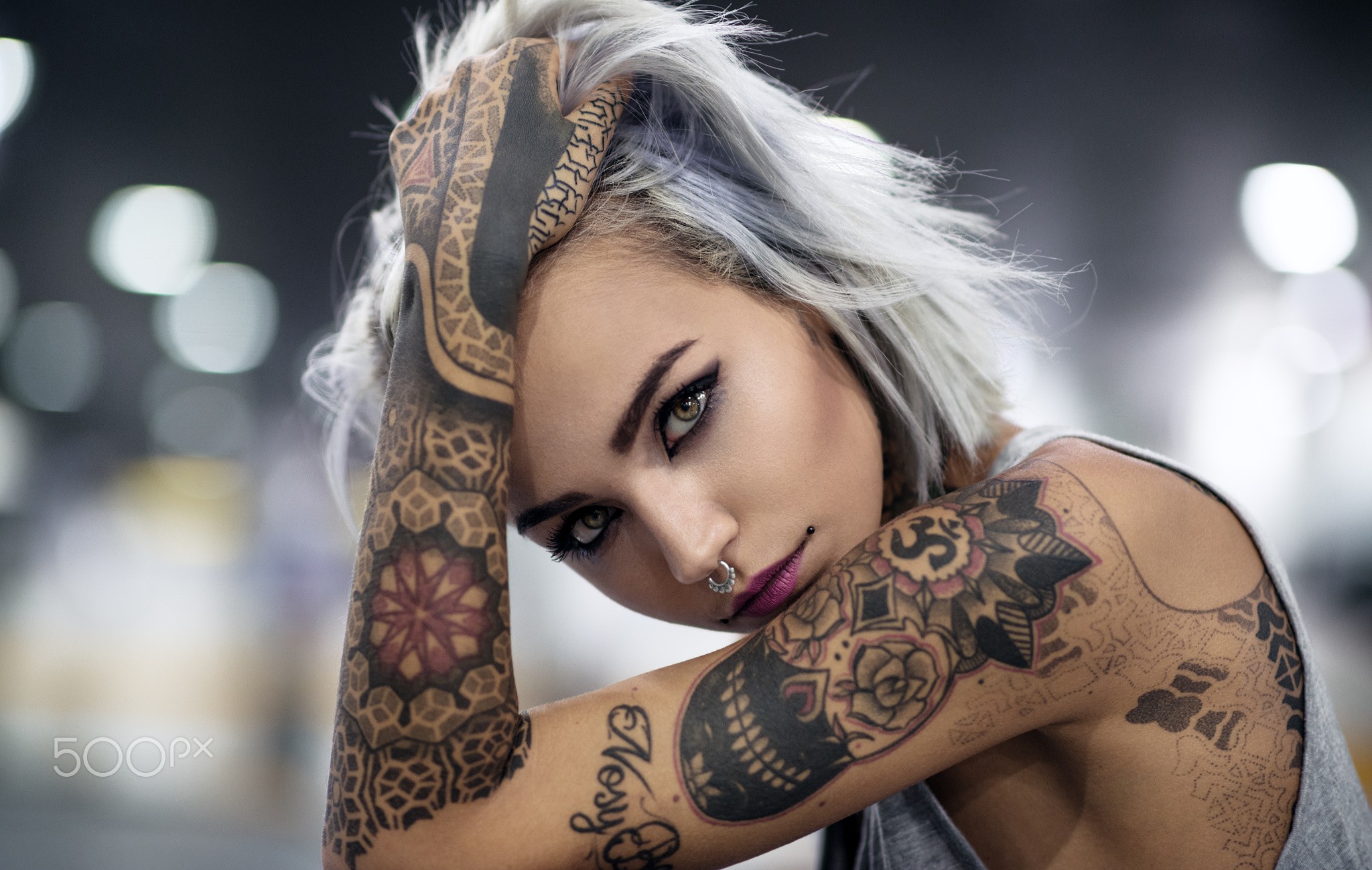 People 2048x1298 women face portrait dyed hair tattoo nose ring Fishball Suicide Luca Foscili watermarked 500px