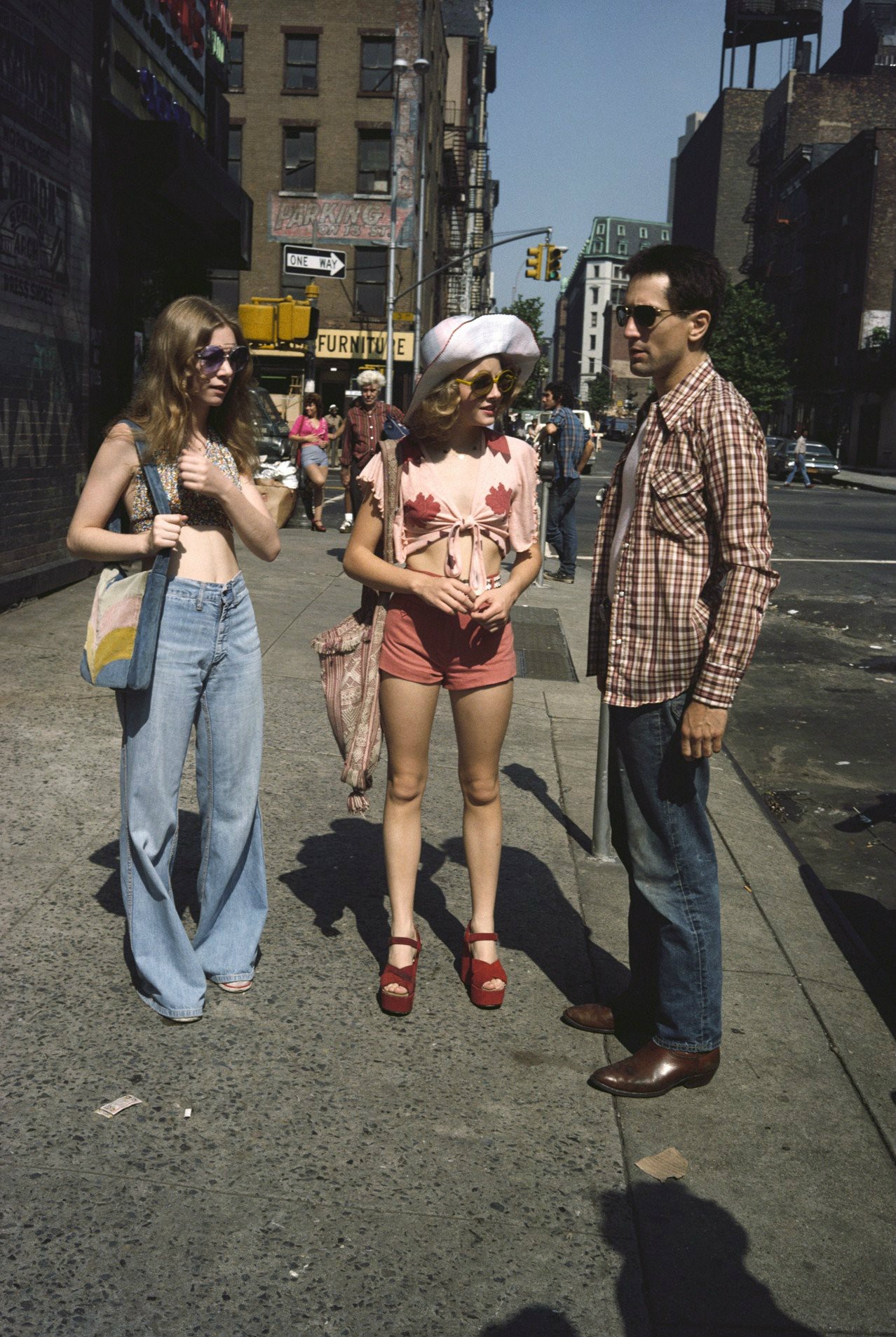 People 1278x1906 architecture building city cityscape street movies film stills actor actress men women Taxi Driver Robert DeNiro Jodie Foster New York City sunglasses portrait display 1970s jeans shorts people