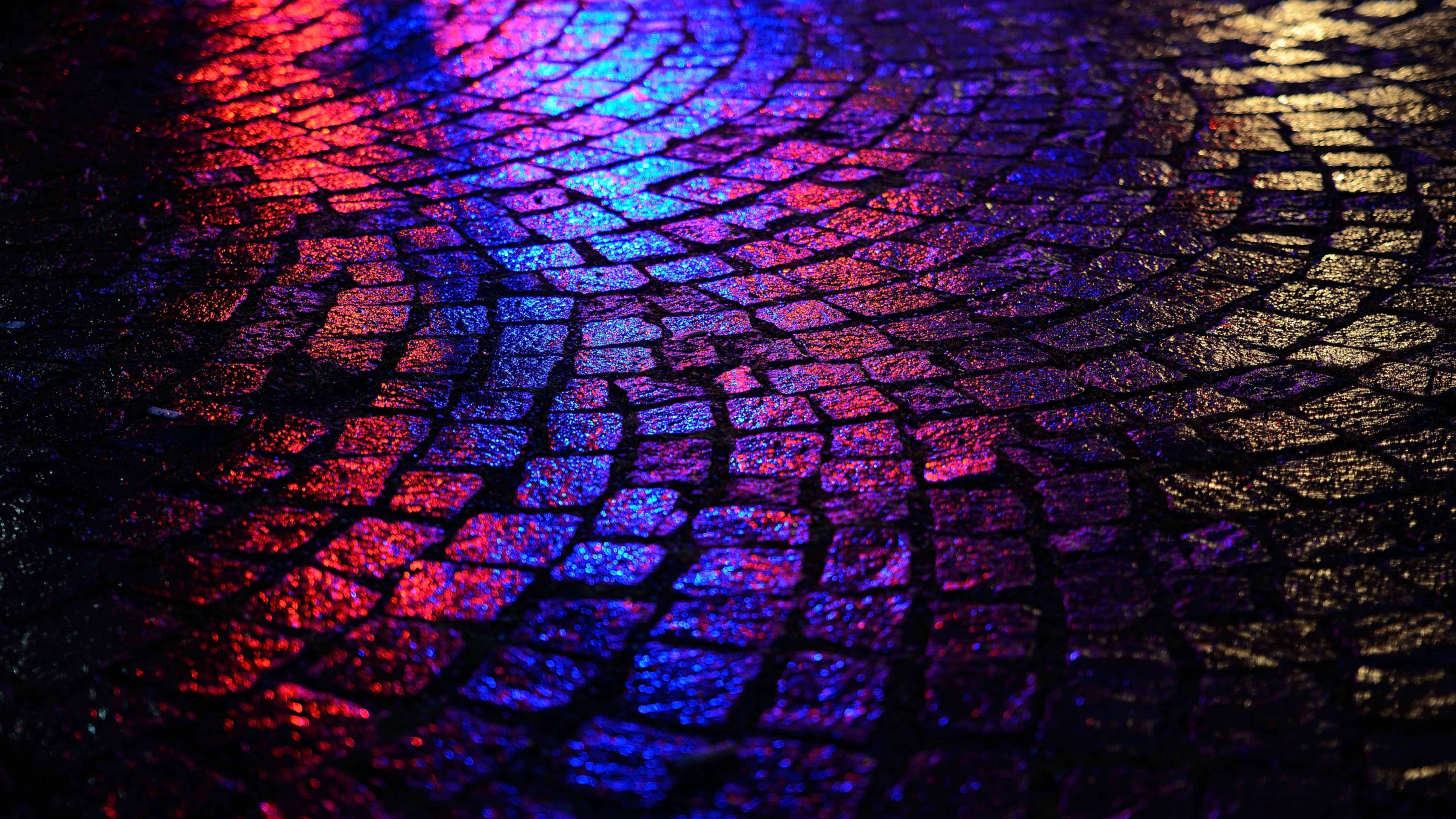 General 3840x2160 reflection neon urban cobblestone low light closeup