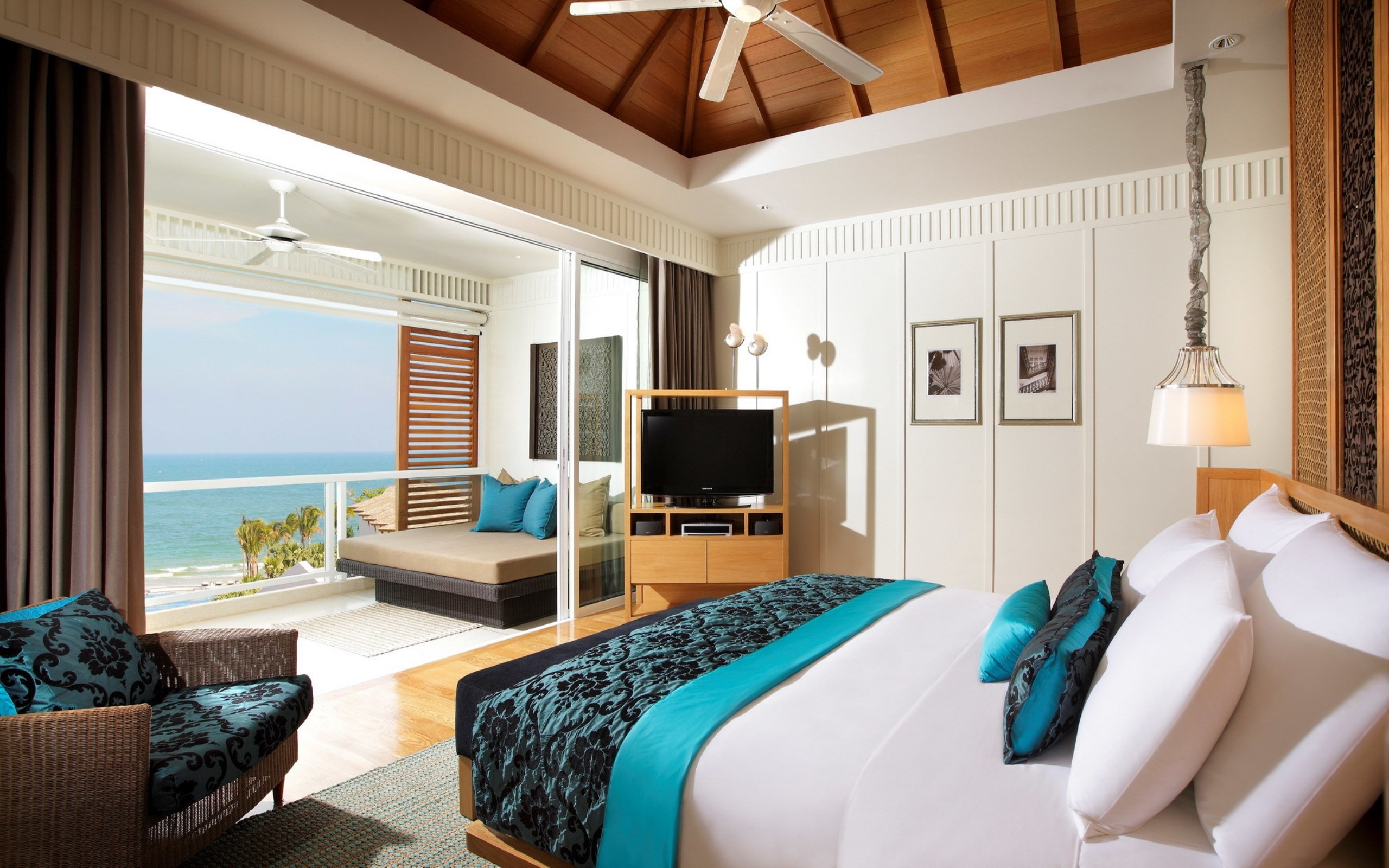 General 2560x1600 water bed interior room sea TV bedroom
