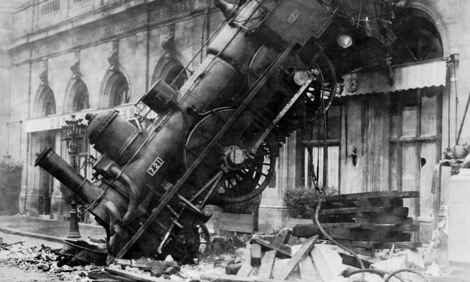 General 1598x960 photography monochrome steam locomotive wreck accidents old photos street building Paris France disaster bricks train station vehicle numbers