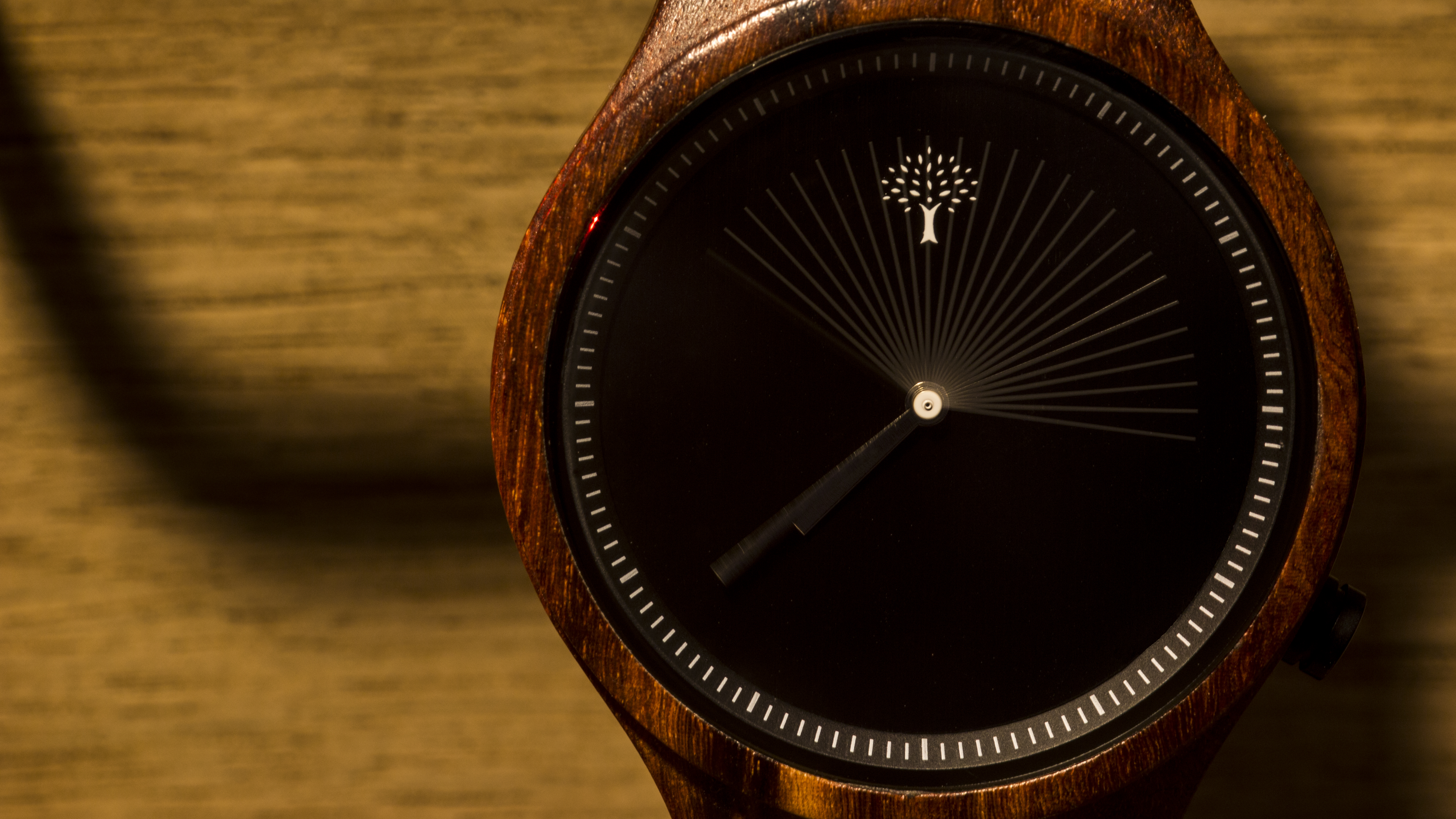 General 5259x2958 time watch wood wristwatch technology closeup