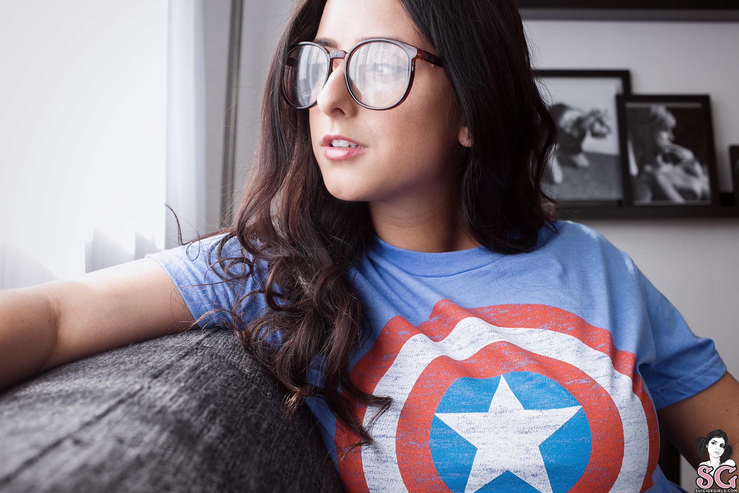 People 2400x1600 Reed Suicide Suicide Girls model tattoo Captain America women T-shirt