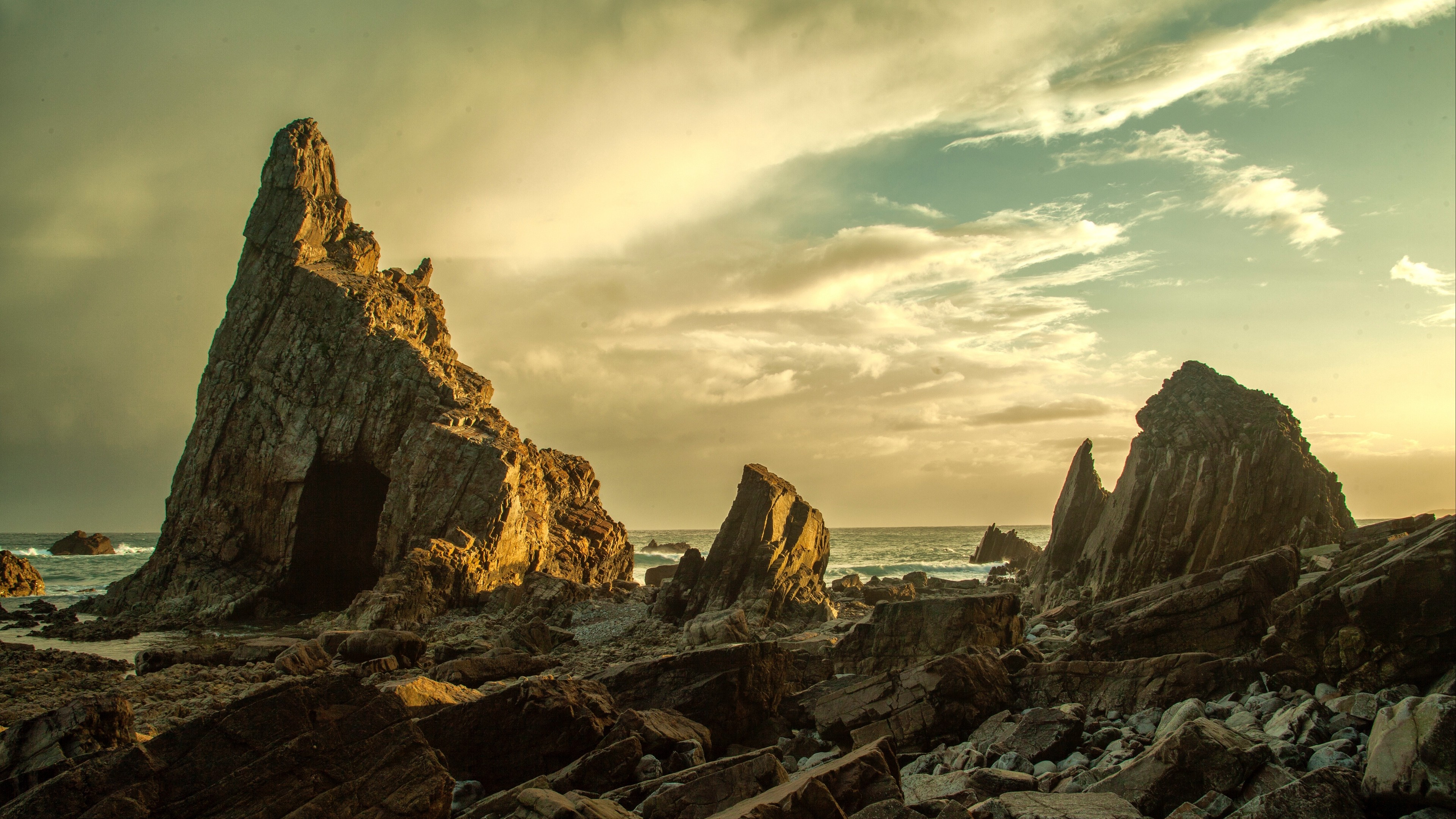 General 3840x2160 scenery water nature stone island rocks clouds beach shore