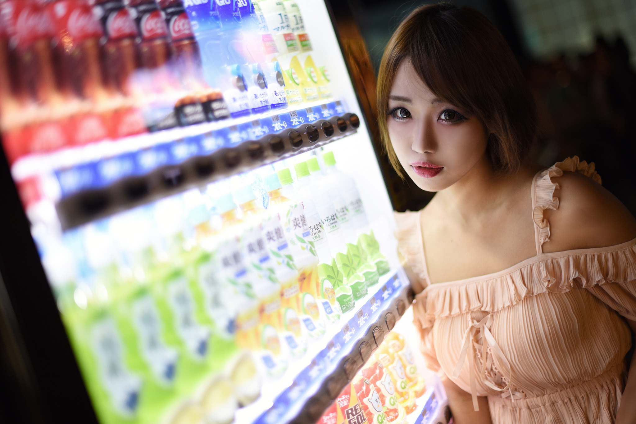 People 2048x1366 women model Japanese brunette portrait looking at viewer vending machine Asian short hair