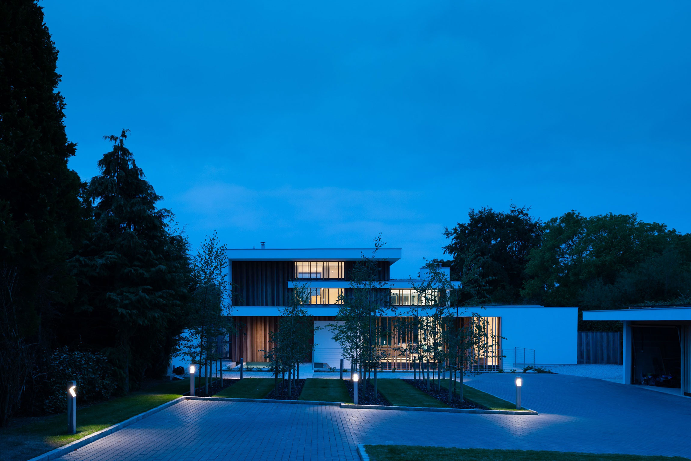 General 2300x1535 house modern luxury architecture mansions blue low light