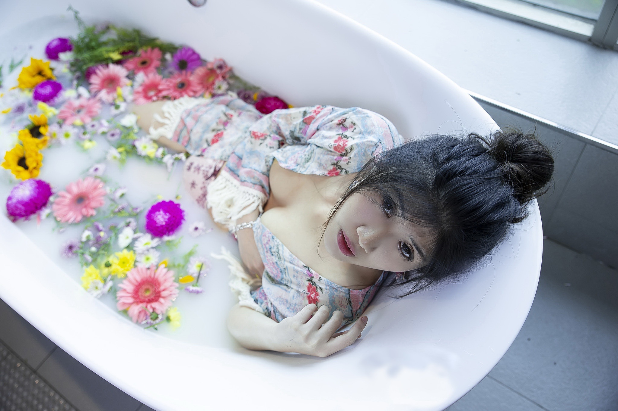 People 2048x1365 women flowers Asian in bathtub women indoors brunette cleavage