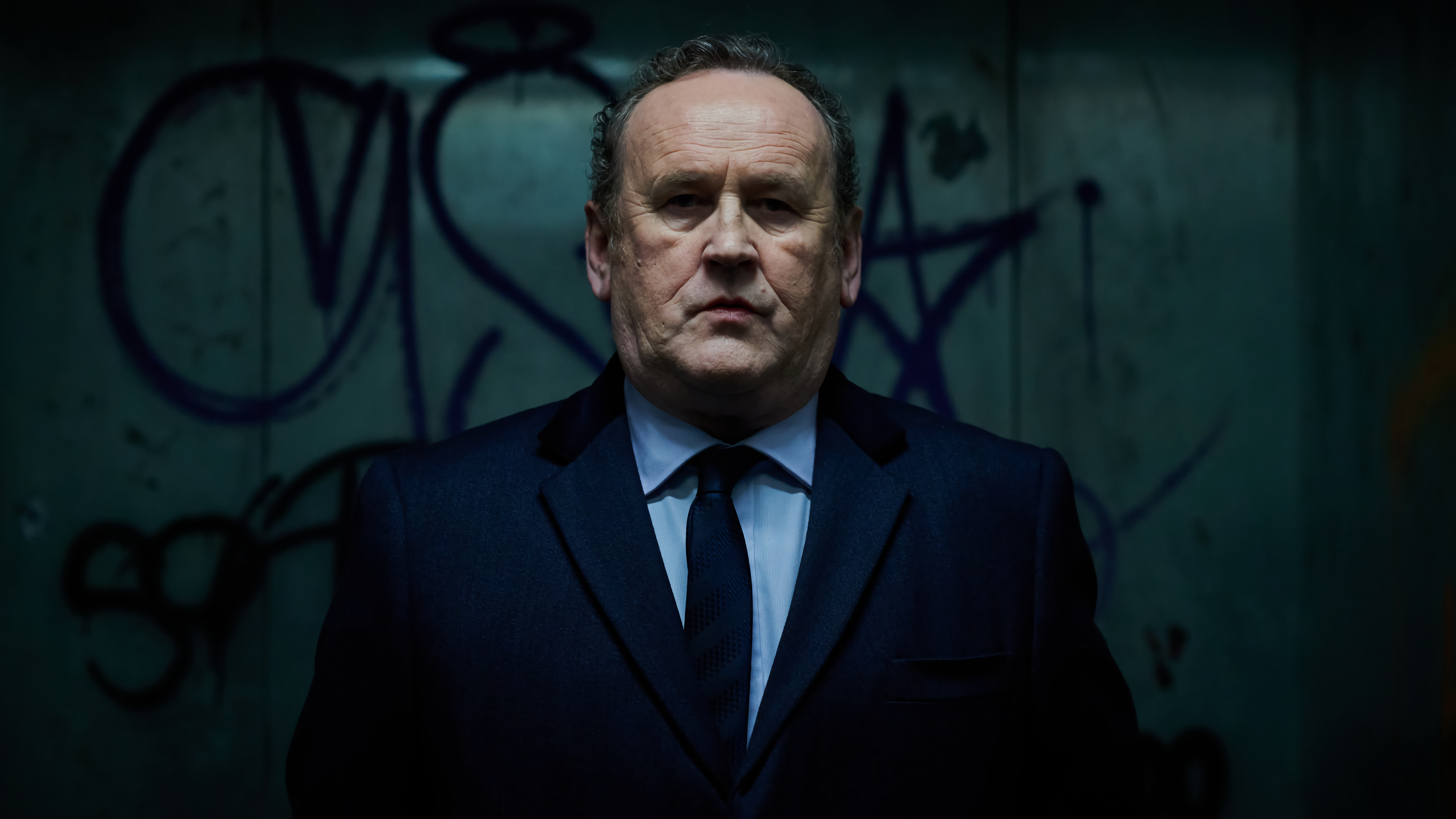 People 3840x2160 Gangs of London Finn Wallace wall suits tie old people Colm Meaney TV series actor graffiti film stills men