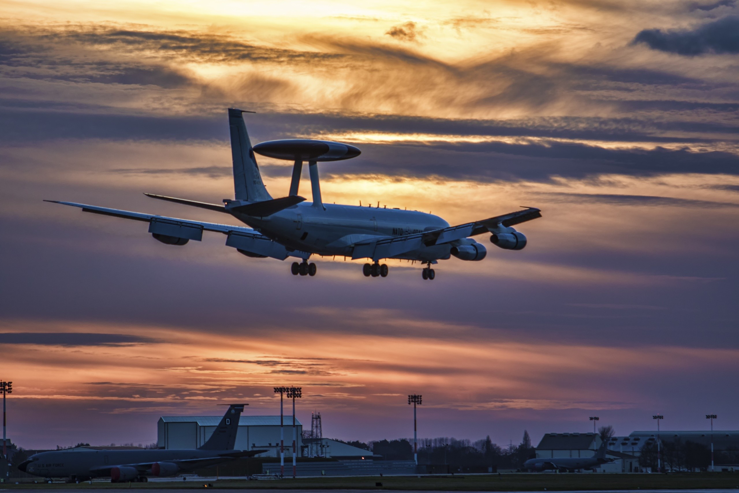 General 2560x1707 military sky sunlight aircraft military aircraft vehicle Boeing sunset Boeing E-3 Sentry American aircraft
