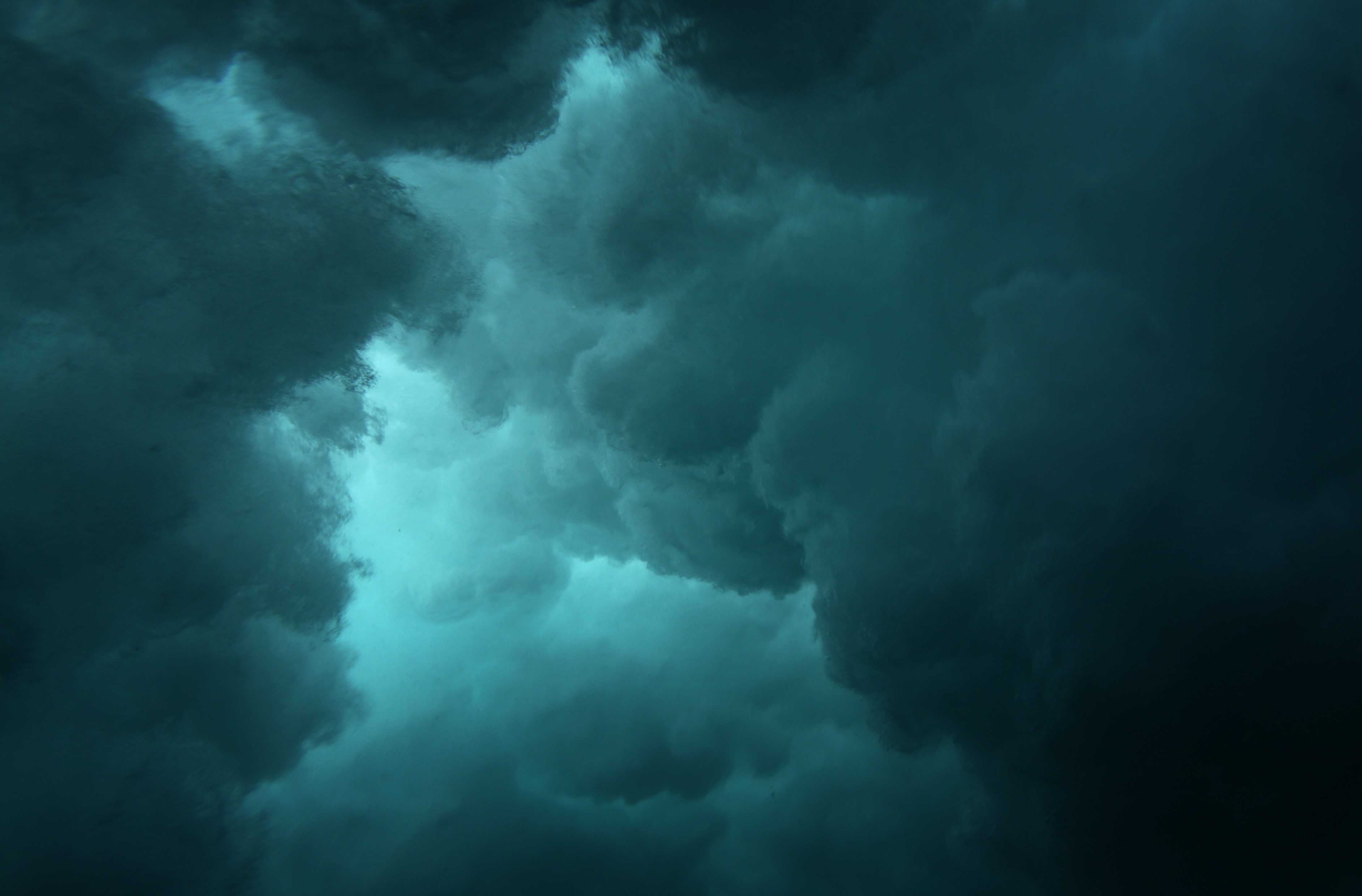 General 4404x2898 water underwater clouds dark bubbles turquoise low light