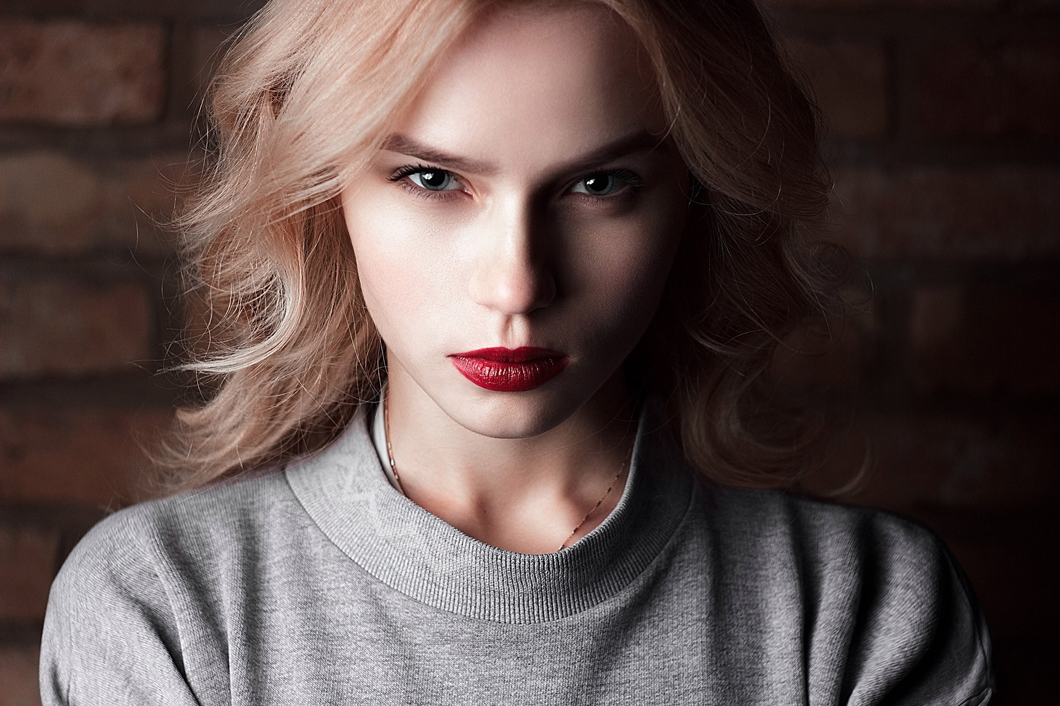 People 2100x1400 women face portrait red lipstick bricks blonde closeup