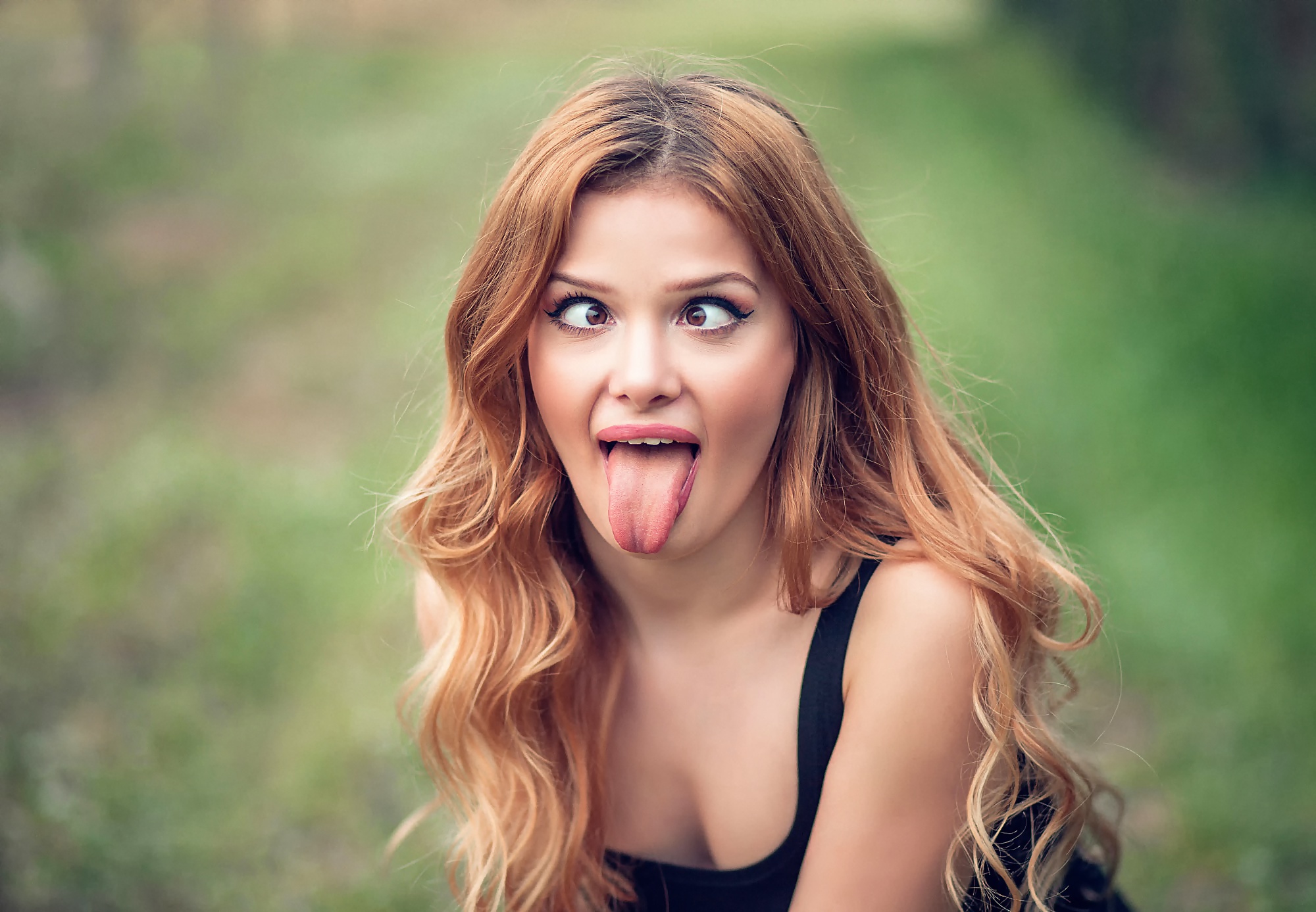 People 2000x1387 face tongues women model eyes tongue out brunette women outdoors grimace wacky long hair dyed hair ahegao