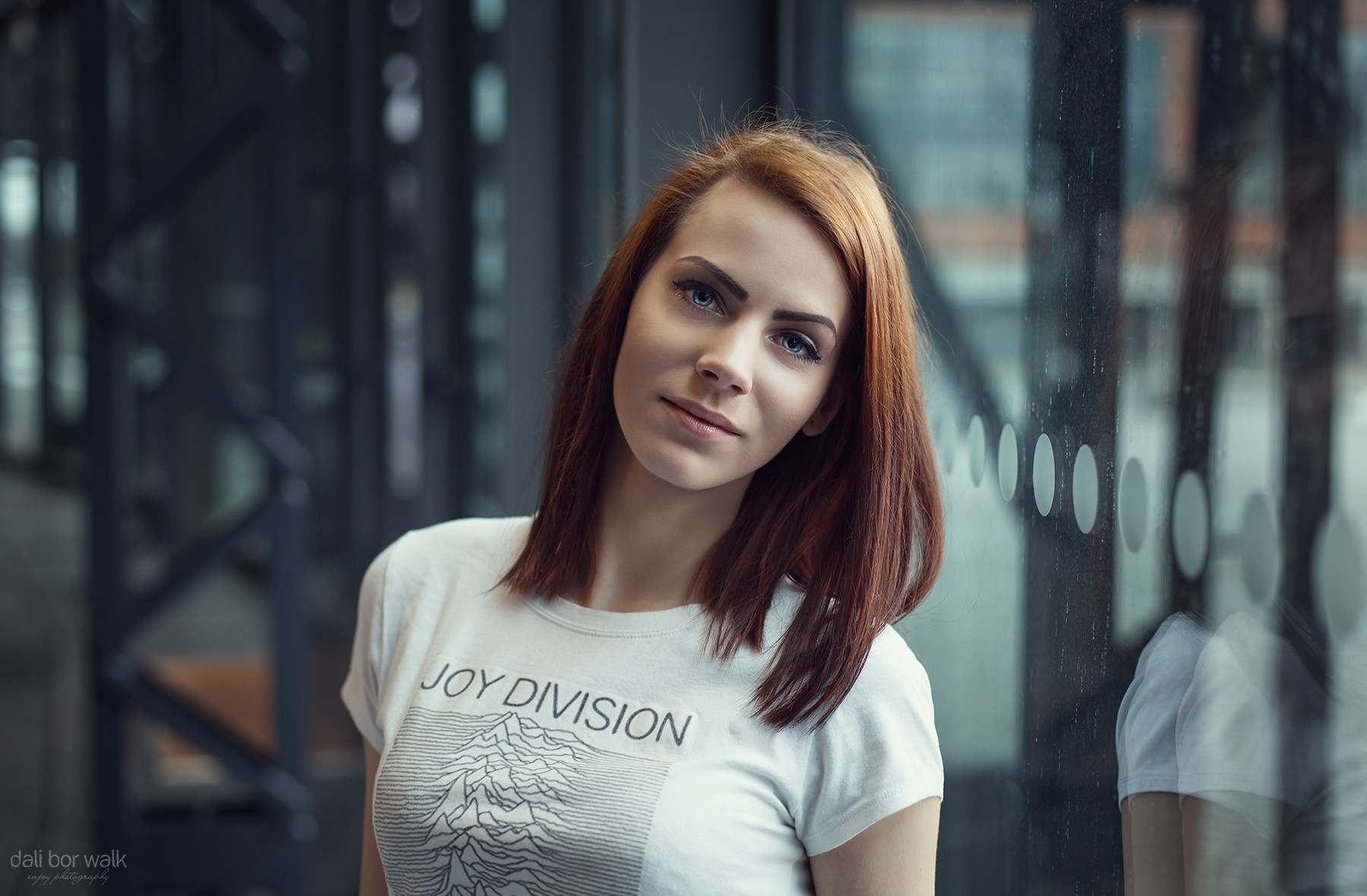People 1800x1180 women redhead portrait looking at viewer T-shirt white tops printed shirts watermarked reflection makeup model shoulder length hair