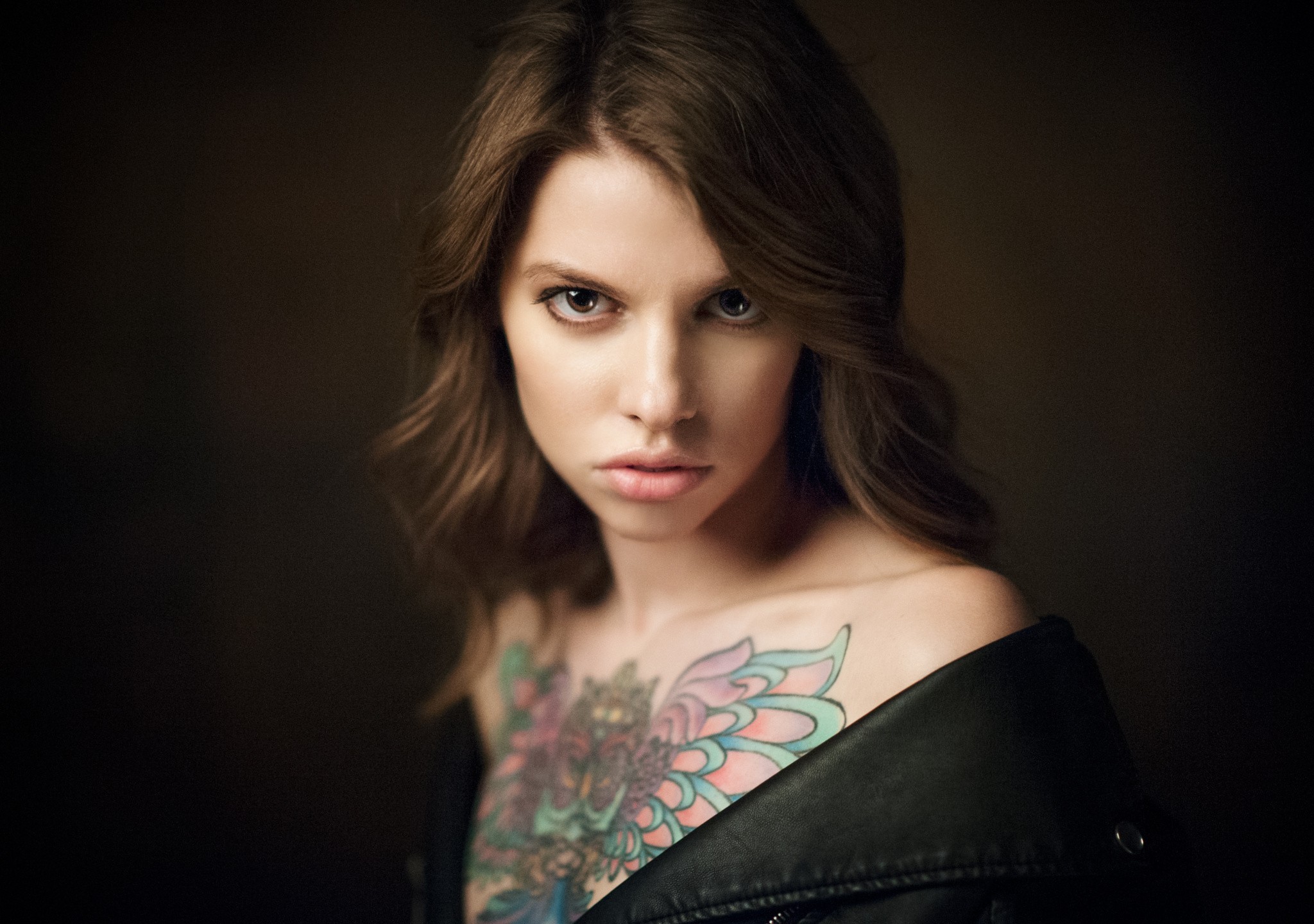 People 2048x1440 women face portrait simple background tattoo Maxim Maximov women indoors indoors looking at viewer inked girls brown background brown eyes