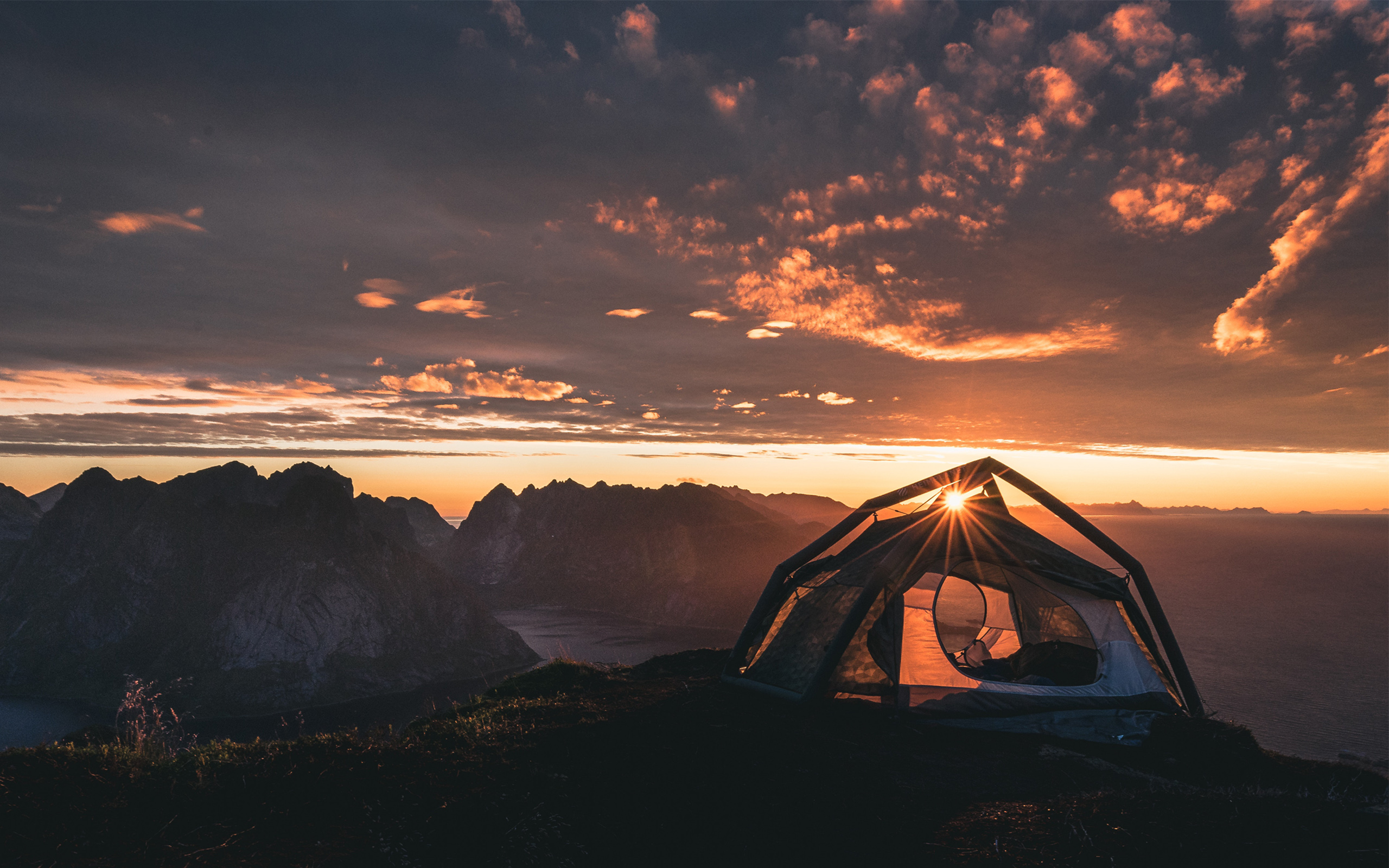 General 2560x1600 tent camping mountains landscape sunset photography sun rays