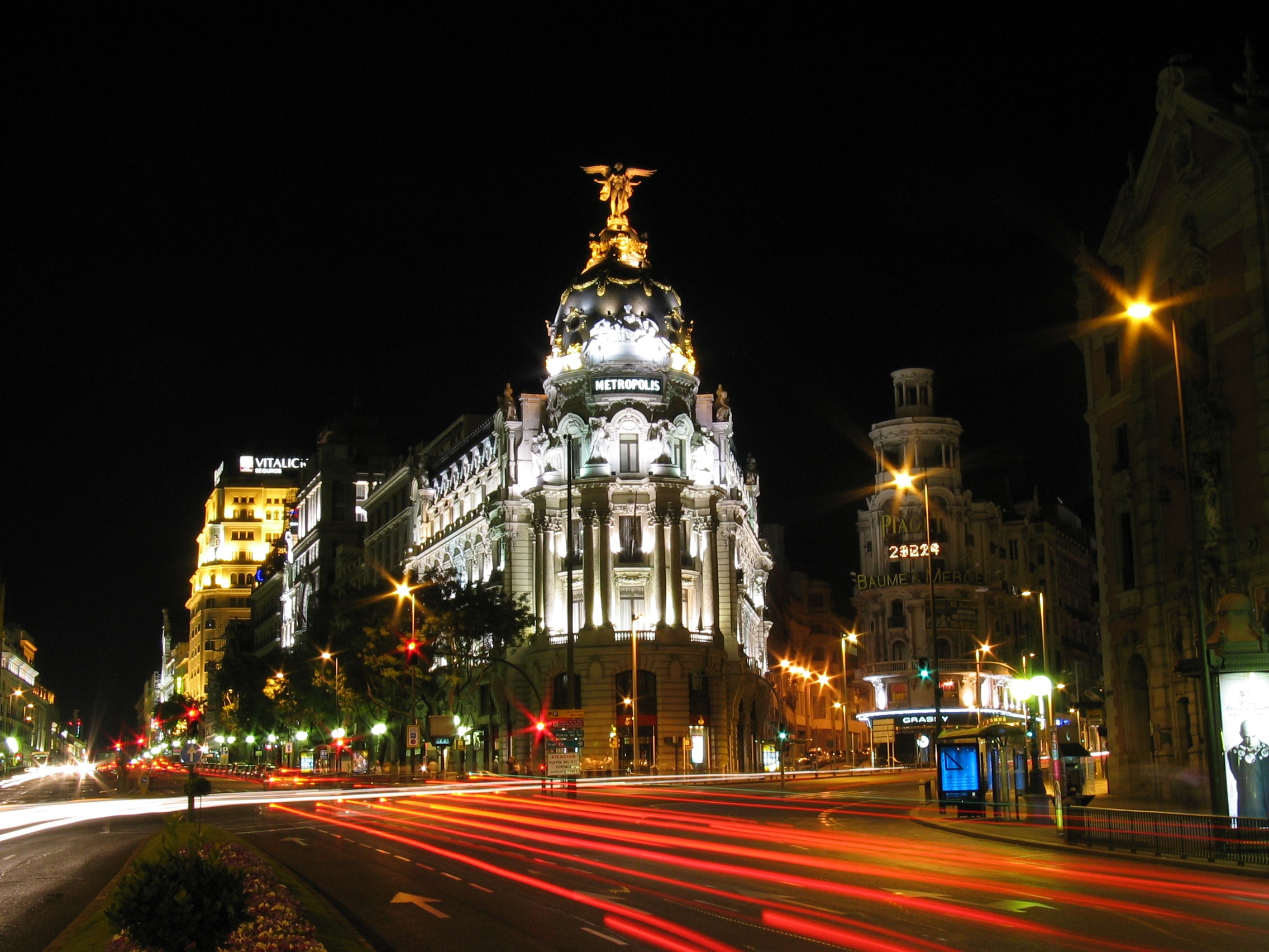 General 2272x1704 city cityscape Madrid Spain night long exposure street