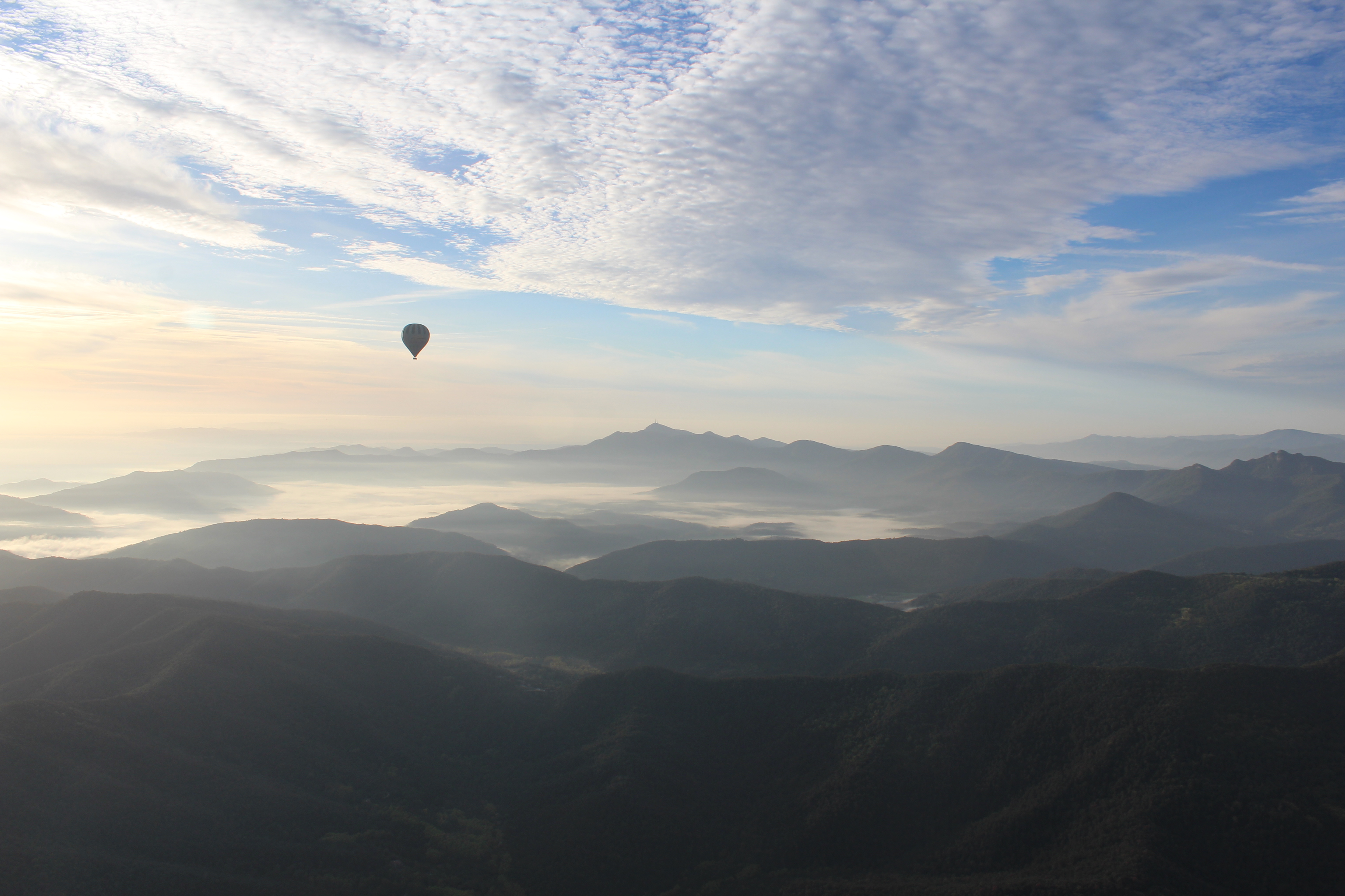 General 3456x2304 nature hot air balloons mist clouds sky mountains sunlight landscape