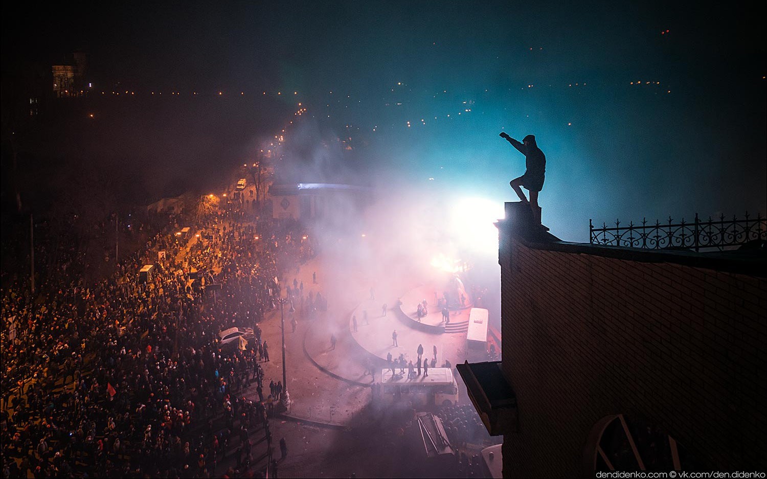 People 1500x937 night city people watermarked Maidan Ukraine protestors