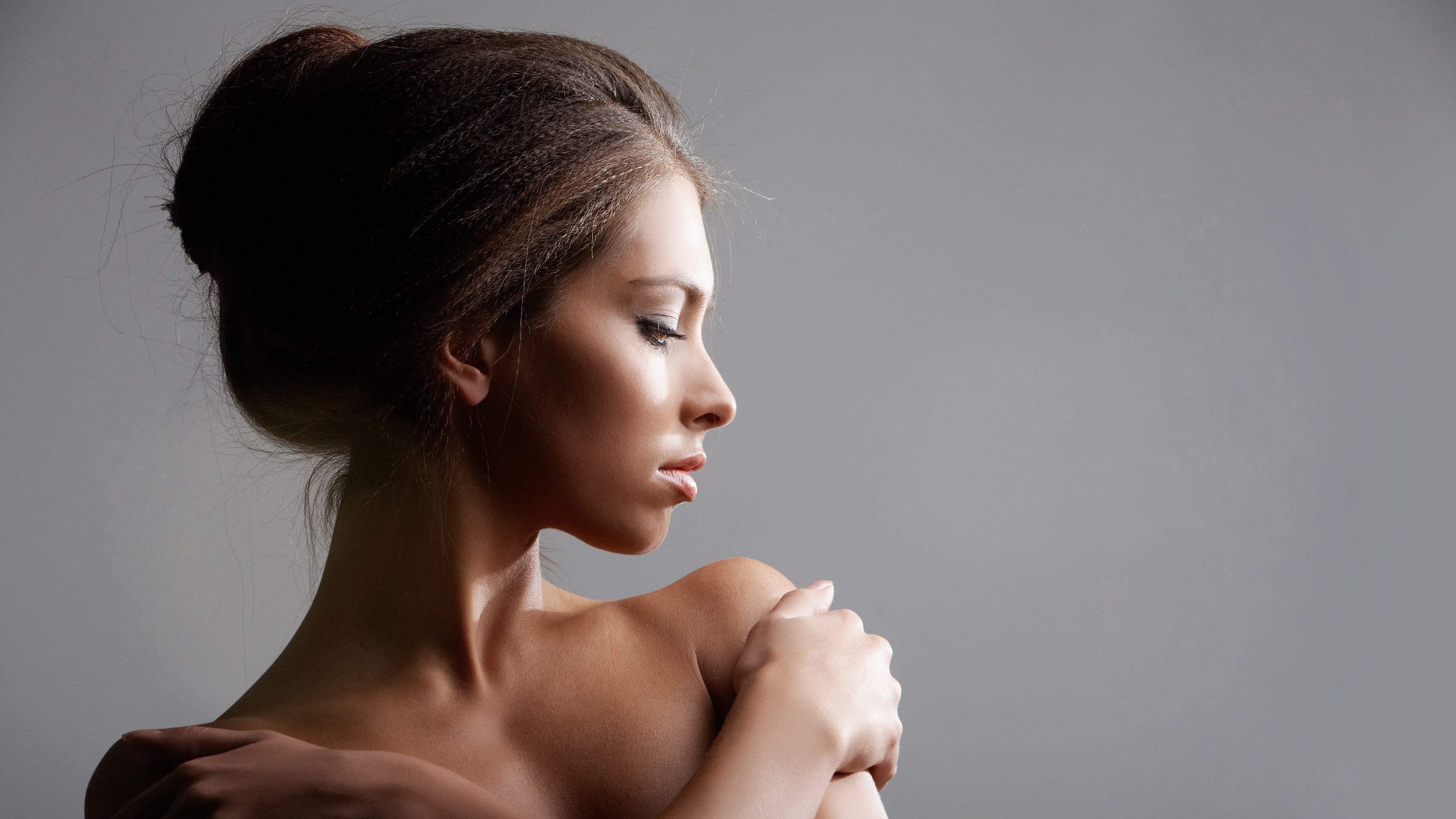 People 3840x2160 women brunette face bare shoulders profile model studio makeup simple background women indoors