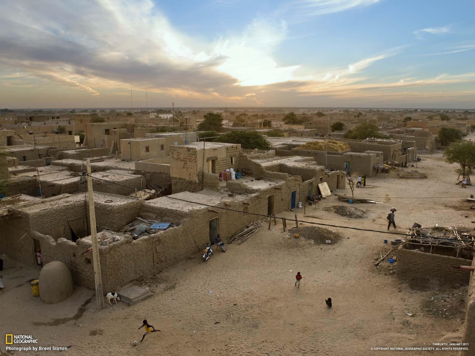General 1600x1200 National Geographic Timbuktu children city Africa