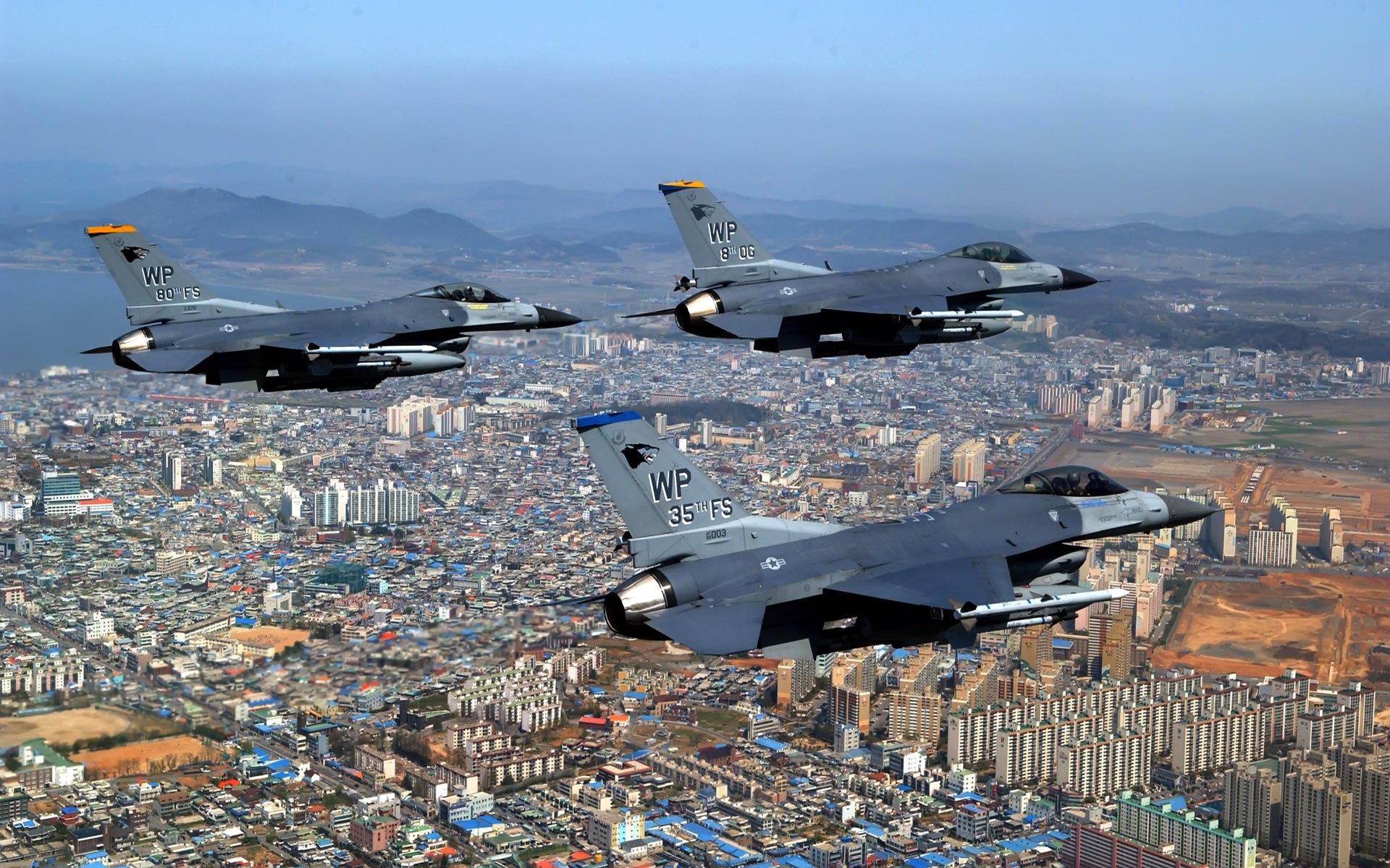 General 1920x1200 General Dynamics F-16 Fighting Falcon jet fighter airplane military military vehicle vehicle military aircraft Formation US Air Force jets American aircraft General Dynamics aircraft cityscape city flying building