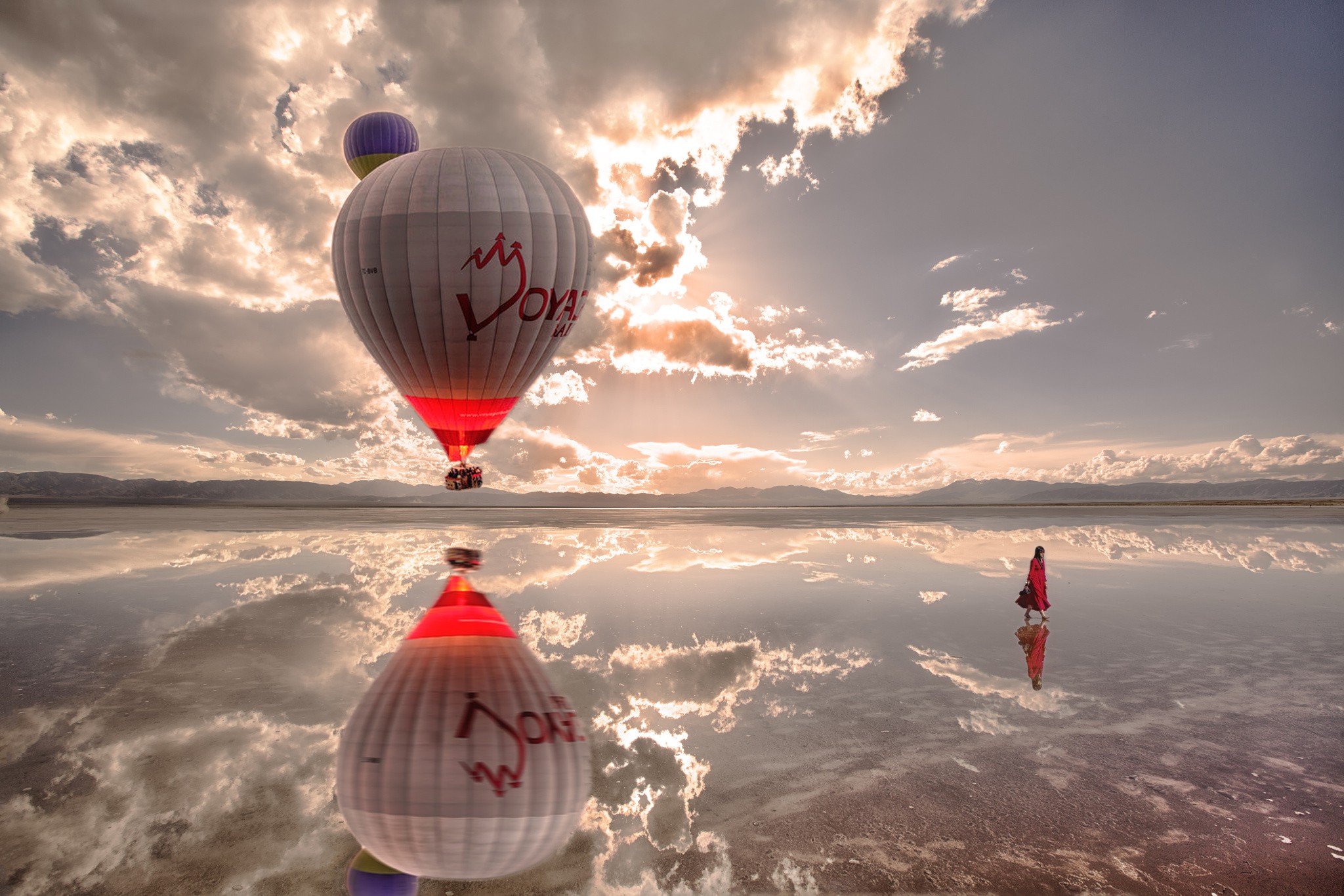 General 2048x1365 hot air balloons reflection sky outdoors sunlight water women vehicle women outdoors