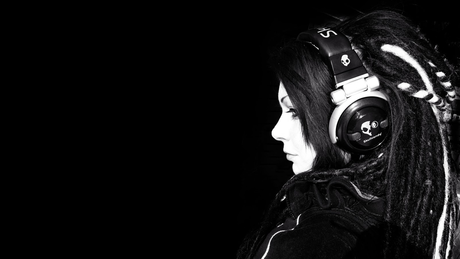 People 1600x900 monochrome women headphones face simple background profile long hair dreadlocks black background model Skullcandy