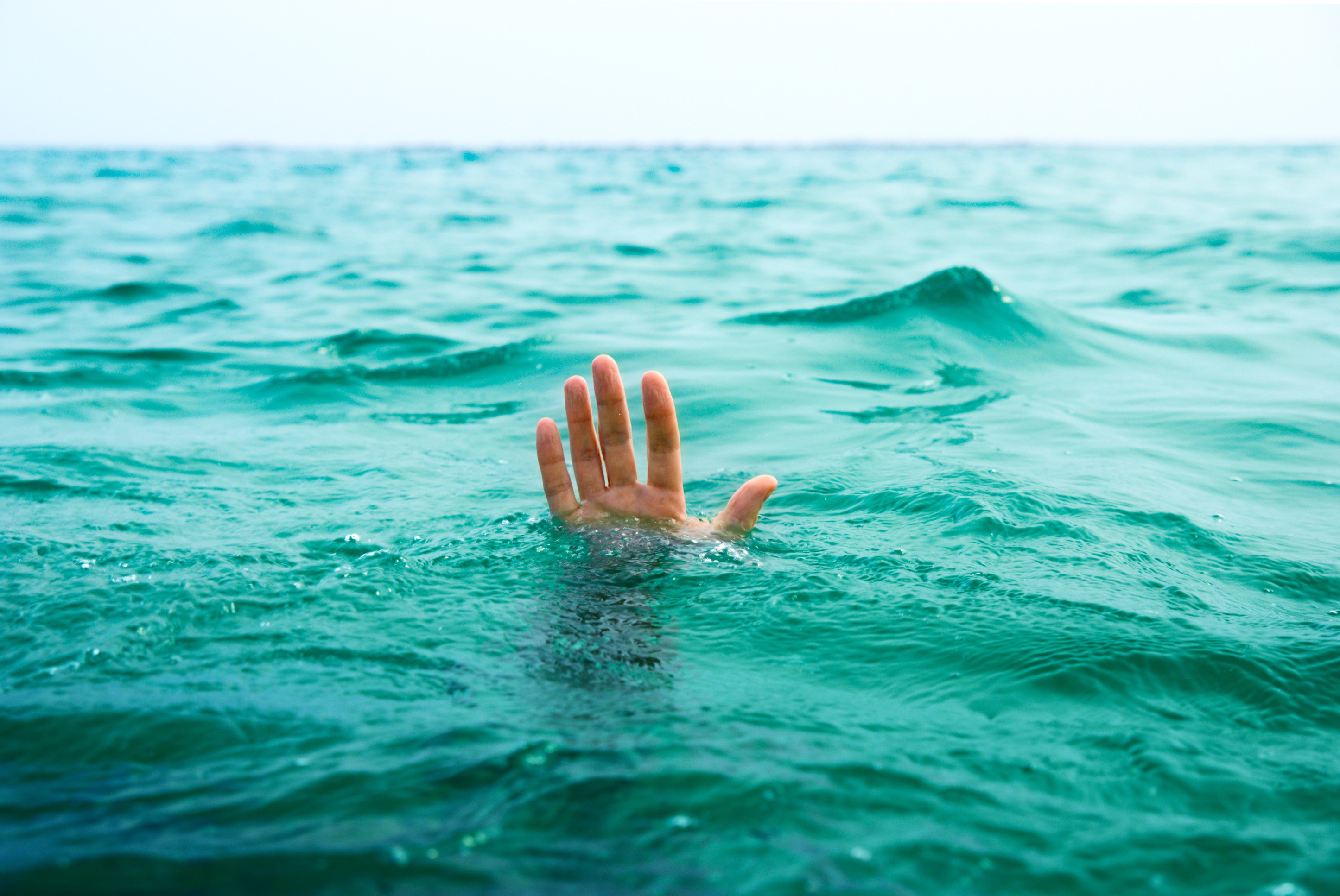 People 2891x1934 drown hands sea outdoors turquoise drowning