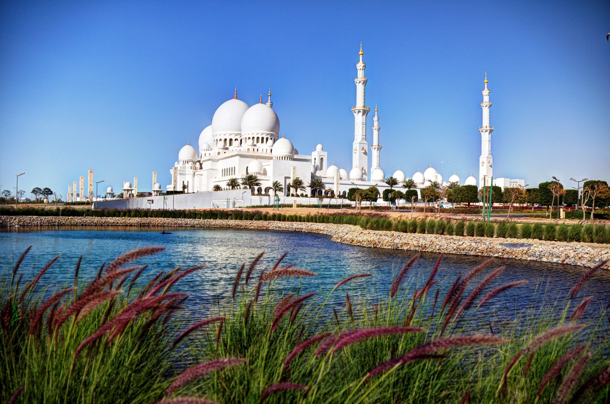 General 2048x1355 mosque Islamic architecture Abu Dhabi palm trees palace