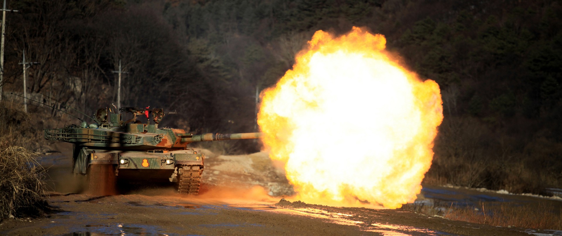 General 1920x806 military tank Republic of Korea Armed Forces vehicle military vehicle K1 88-Tank ROK Army shooting blast South Korea 2014 (Year) bright