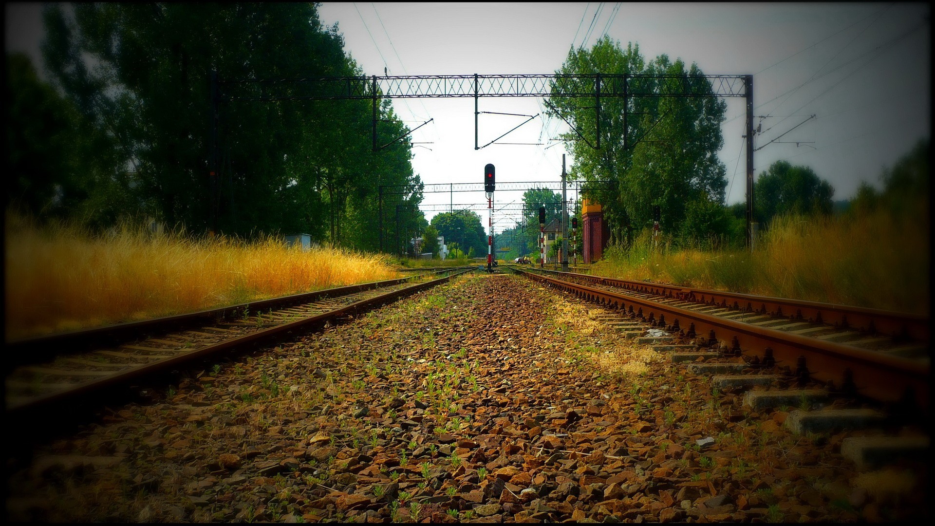 General 1920x1080 railway traffic lights perspective trees