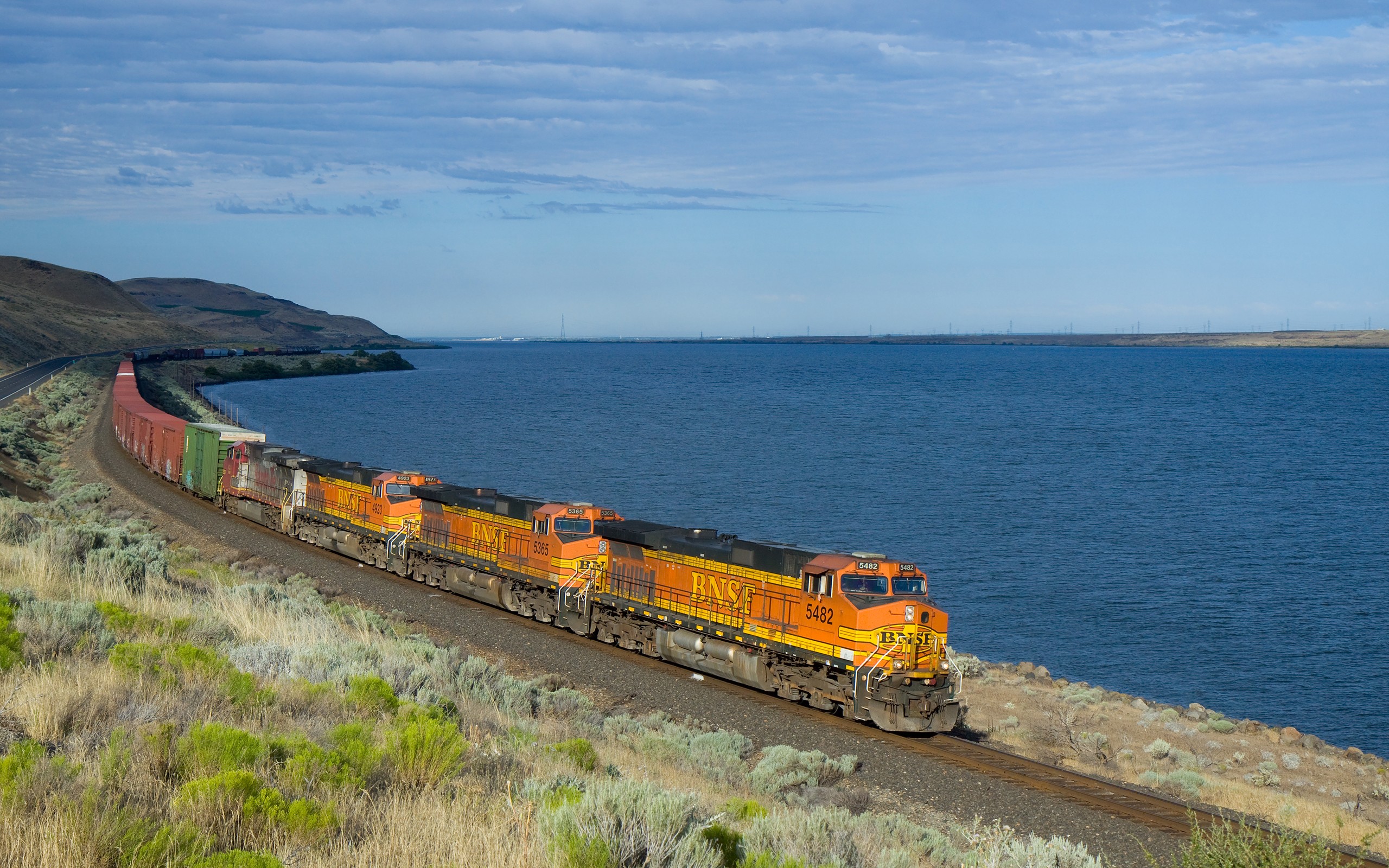 General 2560x1600 freight train diesel locomotive transport train BNSF USA numbers landscape vehicle