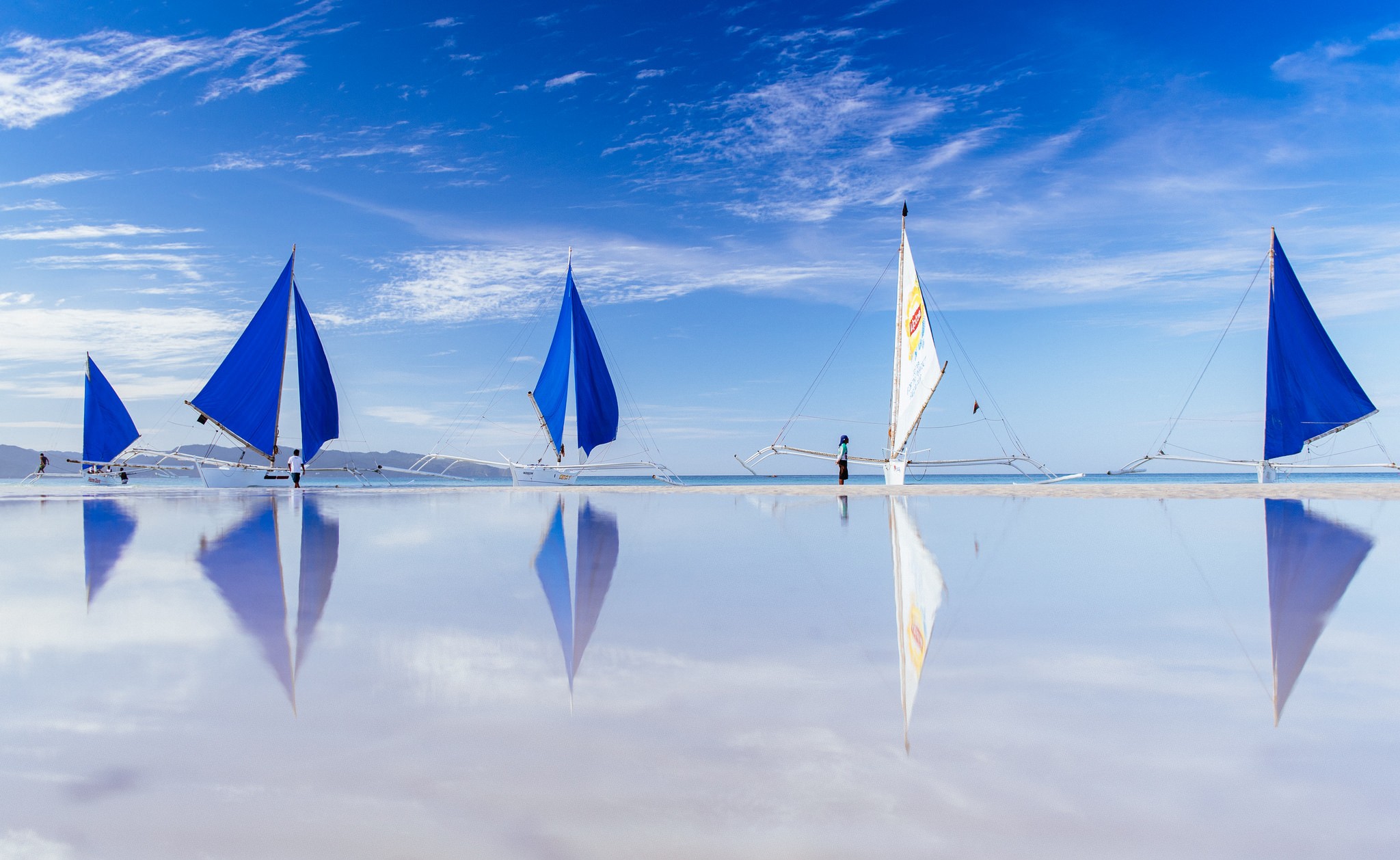 General 2048x1258 Philippines sky reflection vehicle outdoors