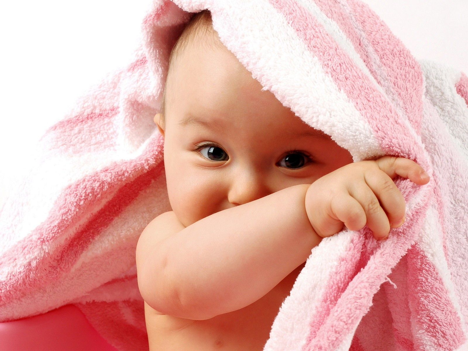 People 1600x1200 baby towel children