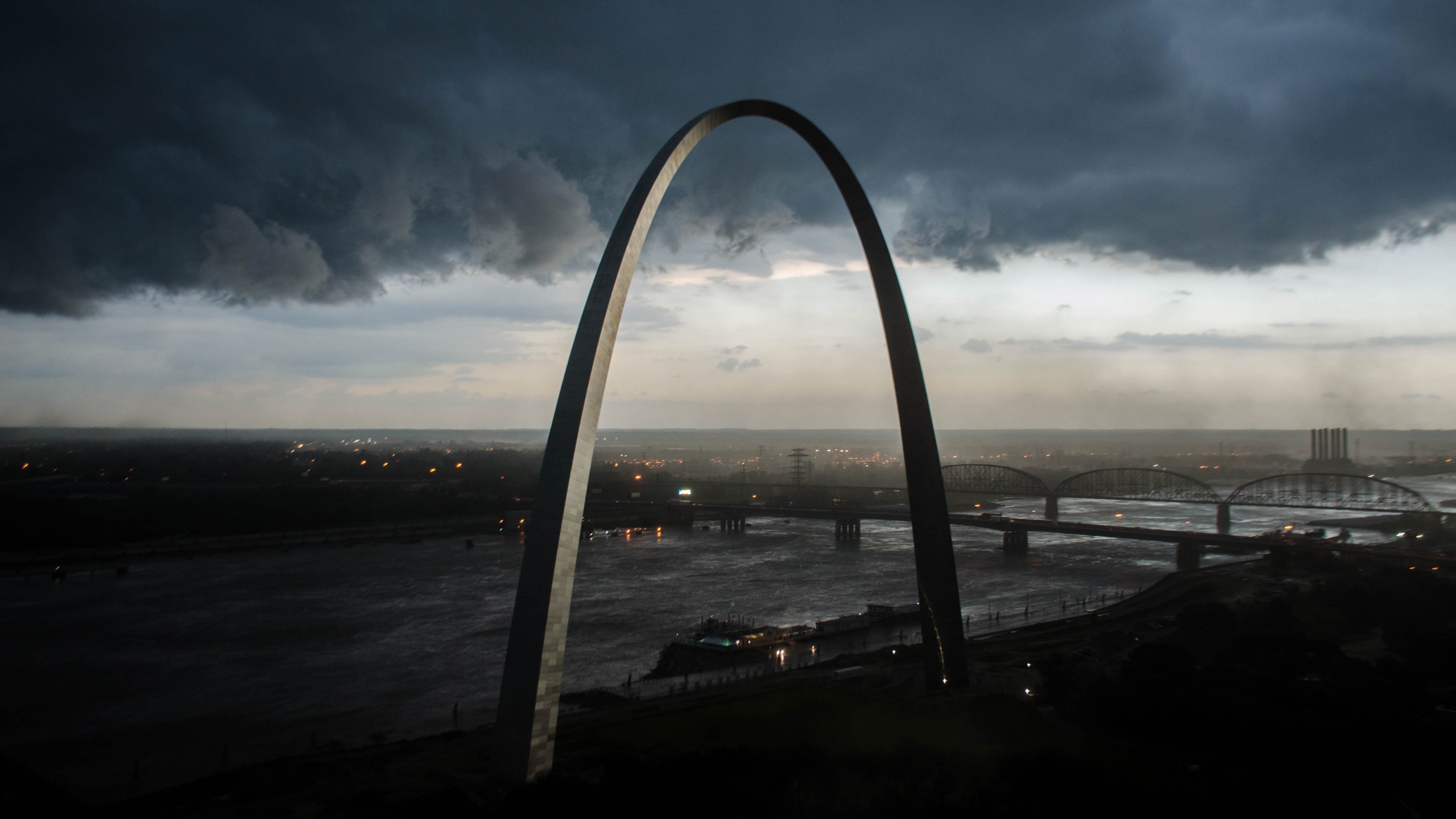 General 2560x1440 arch St. Louis storm clouds USA cityscape dark sky