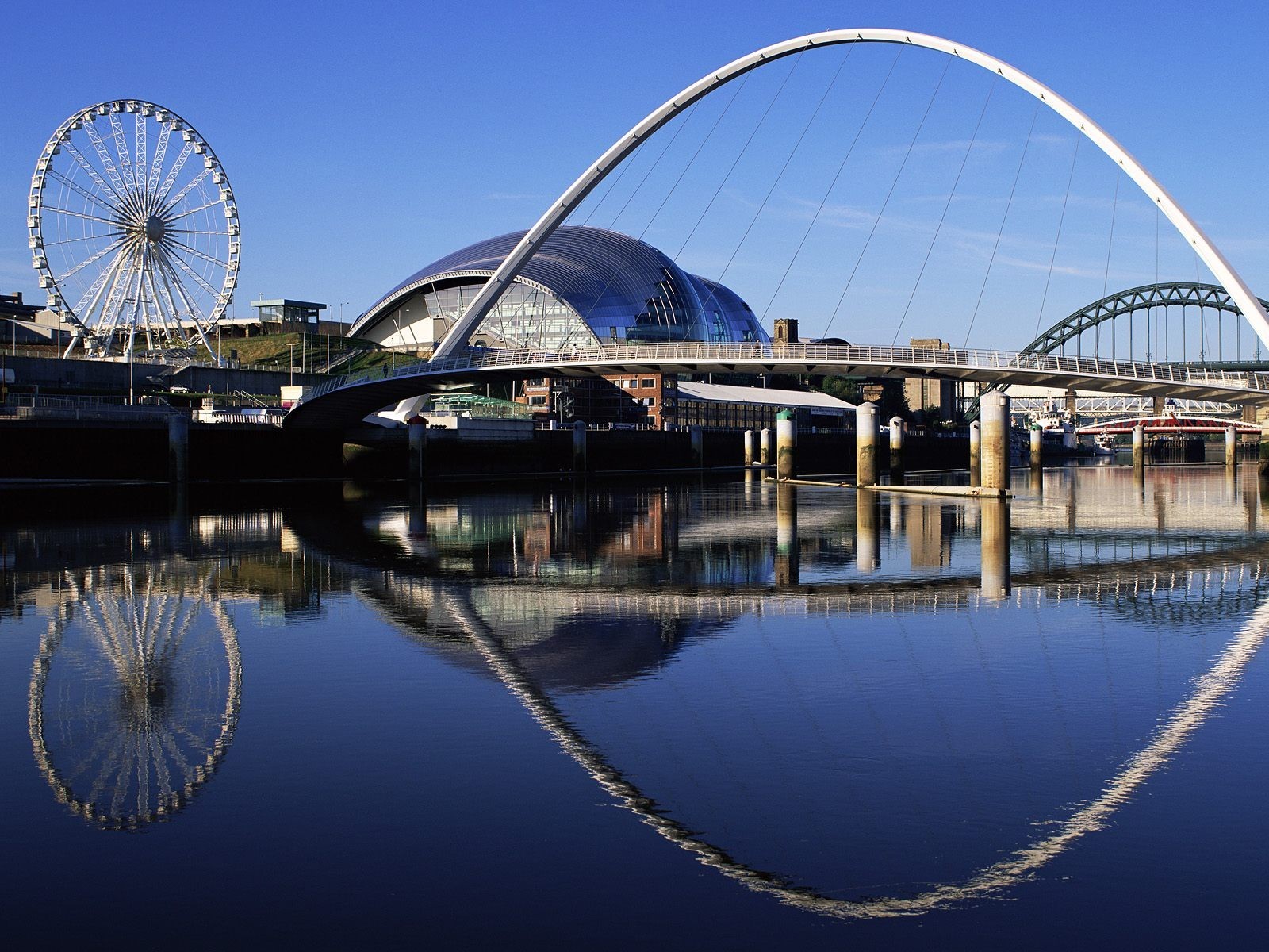 General 1600x1200 city cityscape bridge Newcastle Millennium Bridge UK water reflection