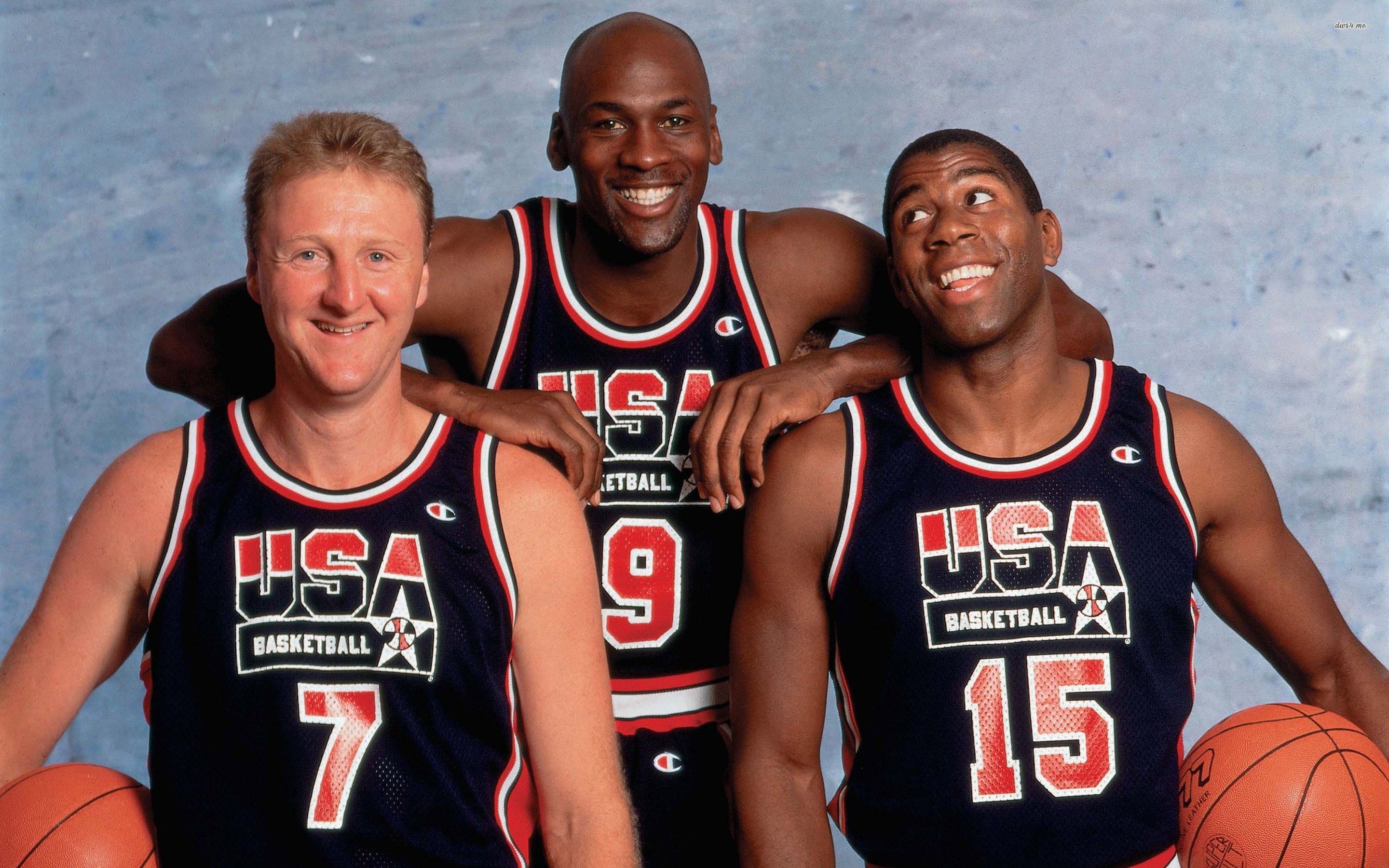 People 2880x1800 men basketball Michael Jordan legend Larry Bird Magic Johnson USA smiling sport