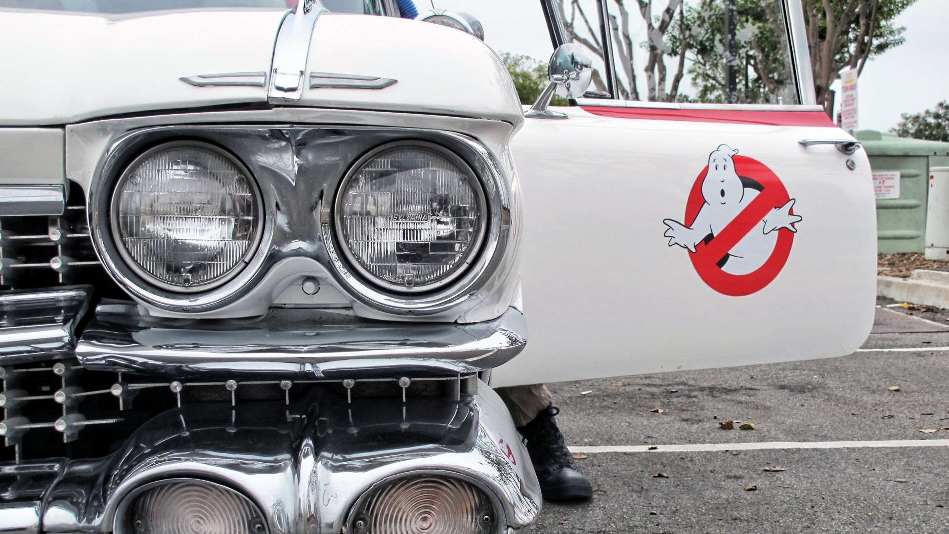 General 1920x1080 Ghostbusters car creepy Movie Vehicles Ecto-1 (Ghostbusters) logo vehicle