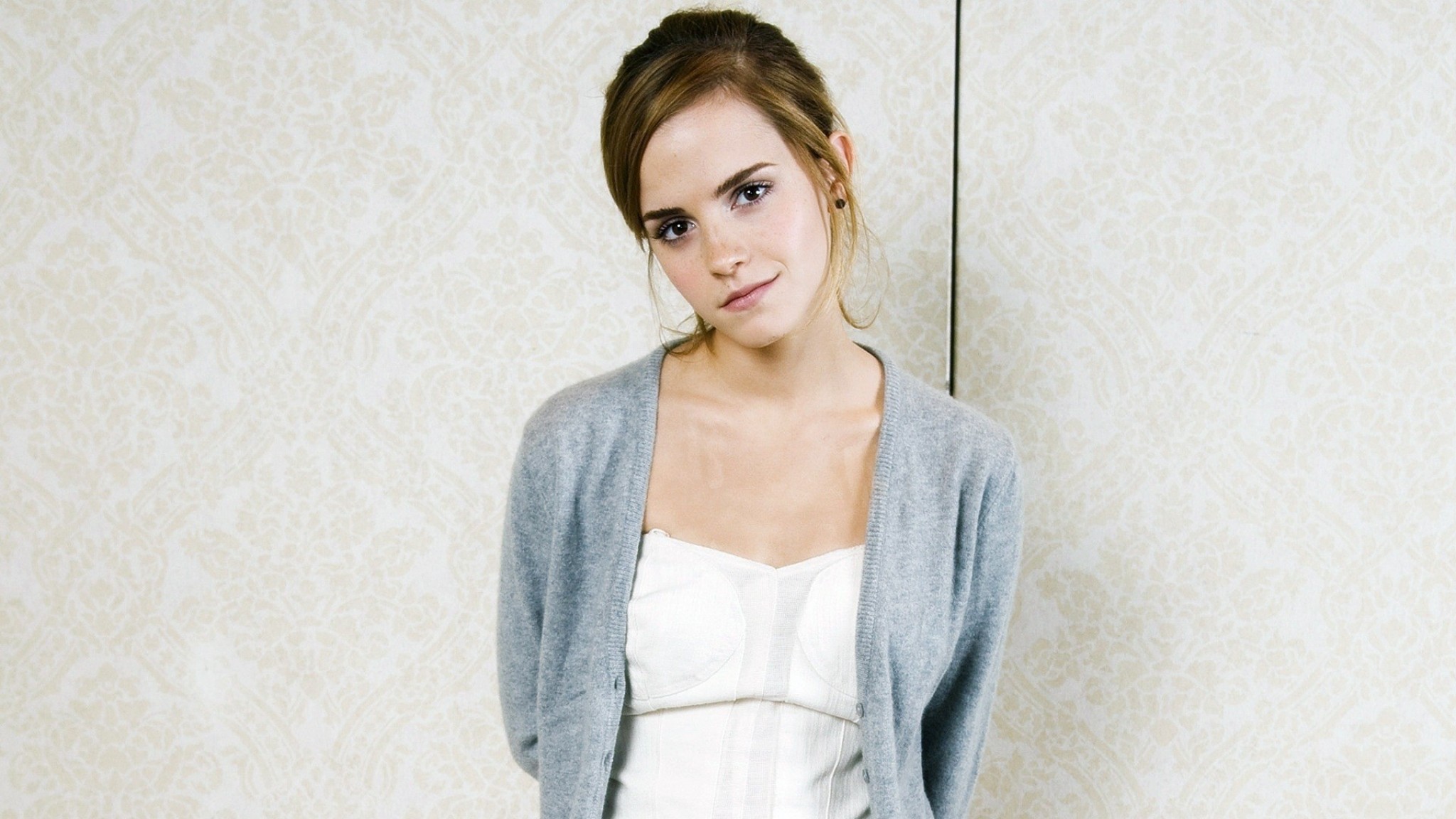 People 2048x1152 women portrait actress celebrity open sweater sweater grey sweater Emma Watson